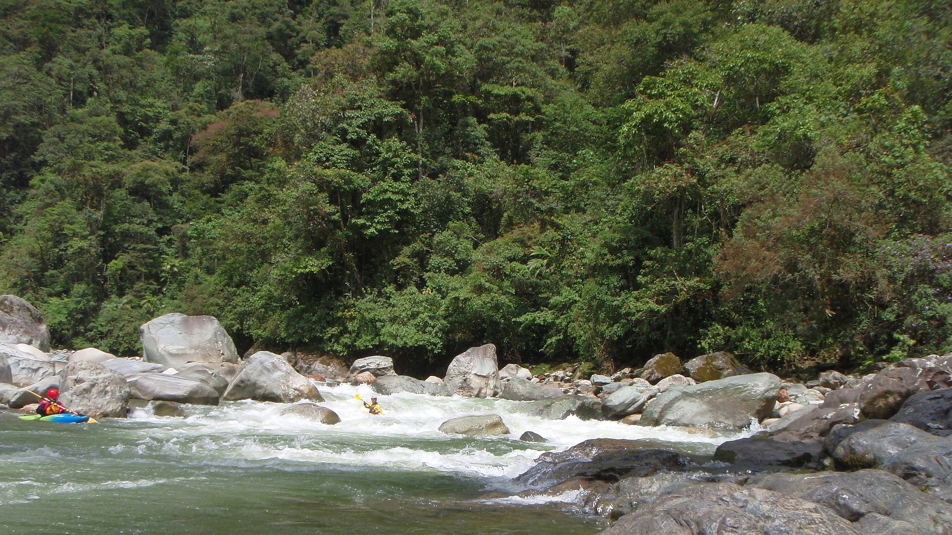 Kajak, Fluss Oyacachi, Abschnitt Brücke - Santa Rosa (Unterlauf) verblockte Kurve 🛶 Peter F., Fabian T.