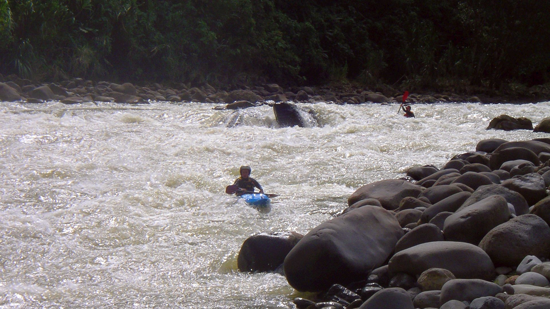 🛶 Heike W., Bernd A. (© Peter F. 4.12.04) Kajak, Fluss Reventazon, Abschnitt Casa Maquina - Lago Angostura Colander 🛶 Heike W., Bernd A.