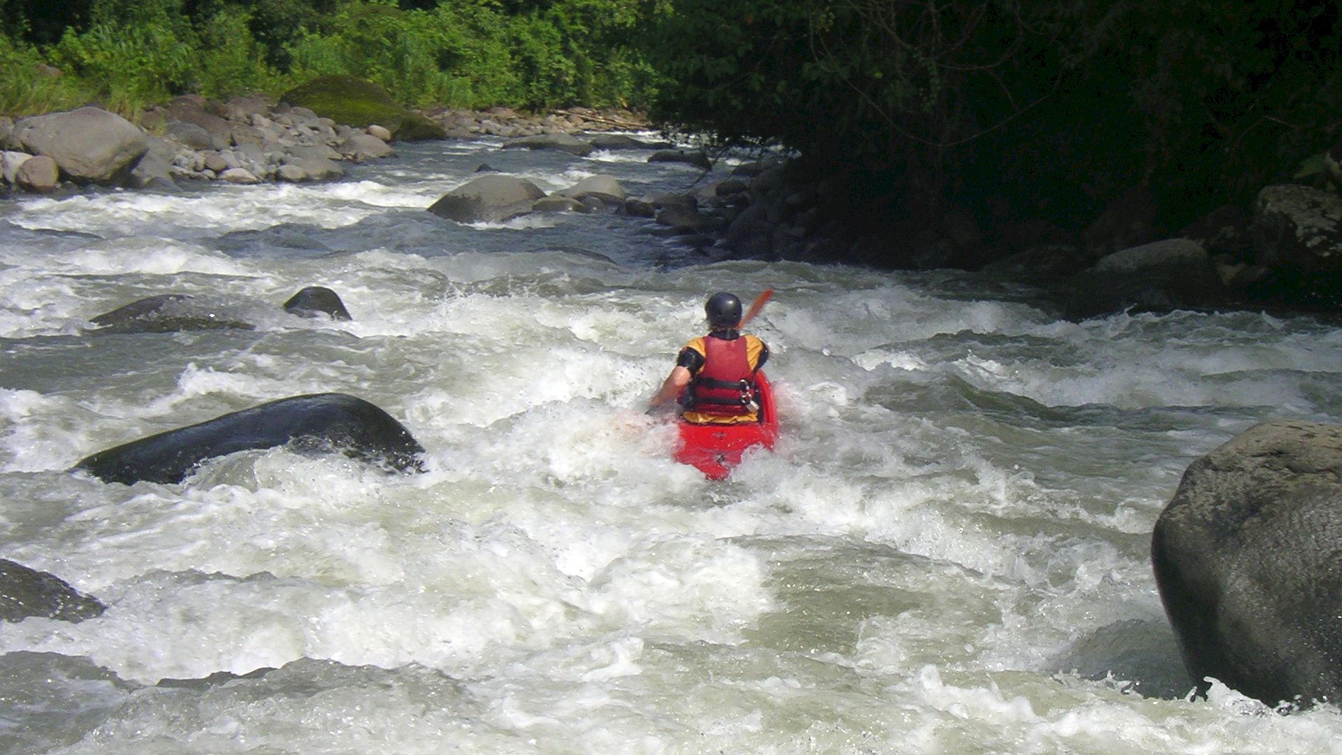 Kajak, Fluss Sarapiqui, Abschnitt San Miguel - La Virgen (Oberer Sarapiqui) Einstiegskatarakt 🛶 Frank B.