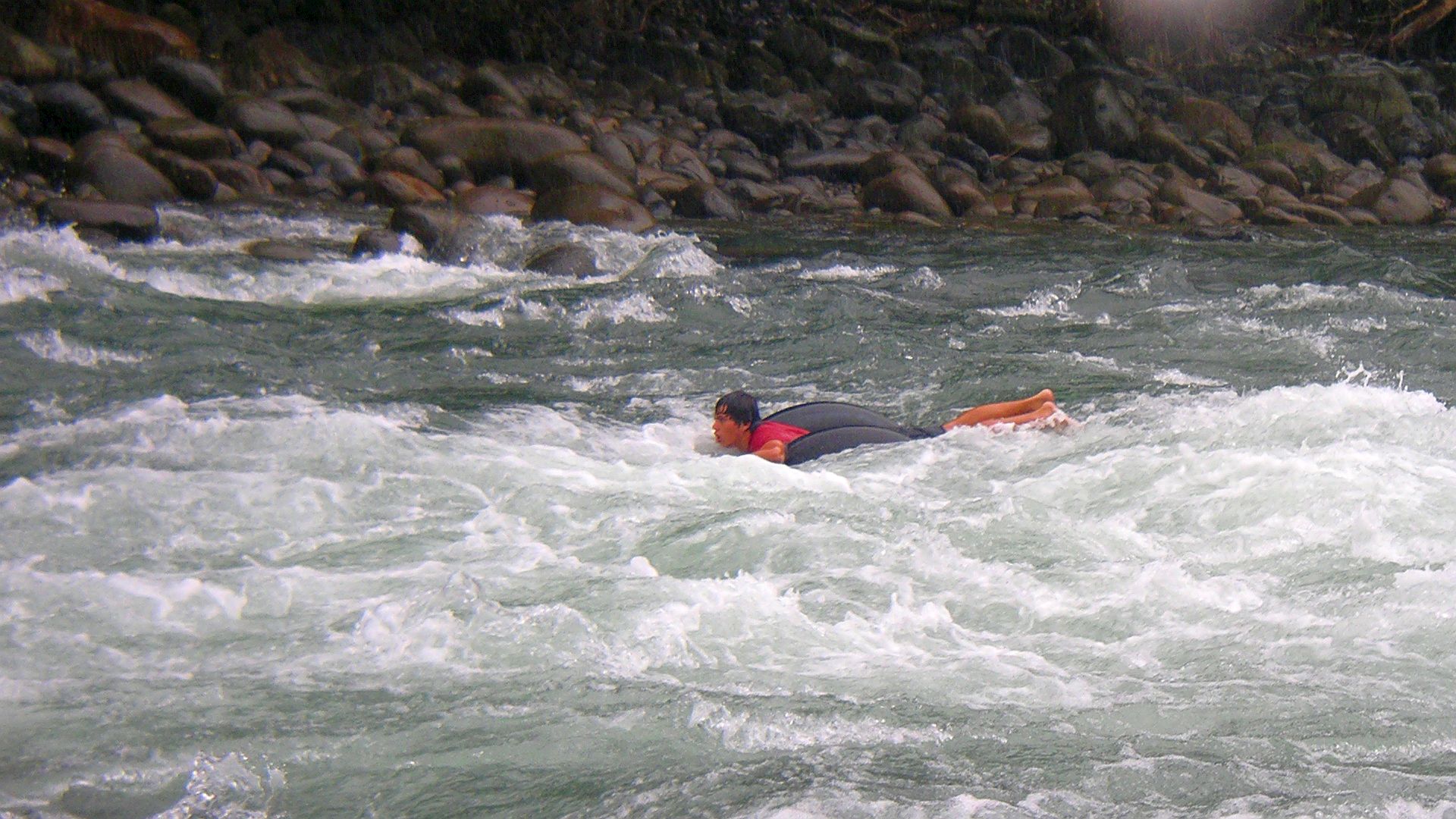 Kajak, Fluss Sarapiqui, Abschnitt La Virgen - Chilamate (Mittlerer Sarapiqui) die Kids zeigen die beste Spur! 