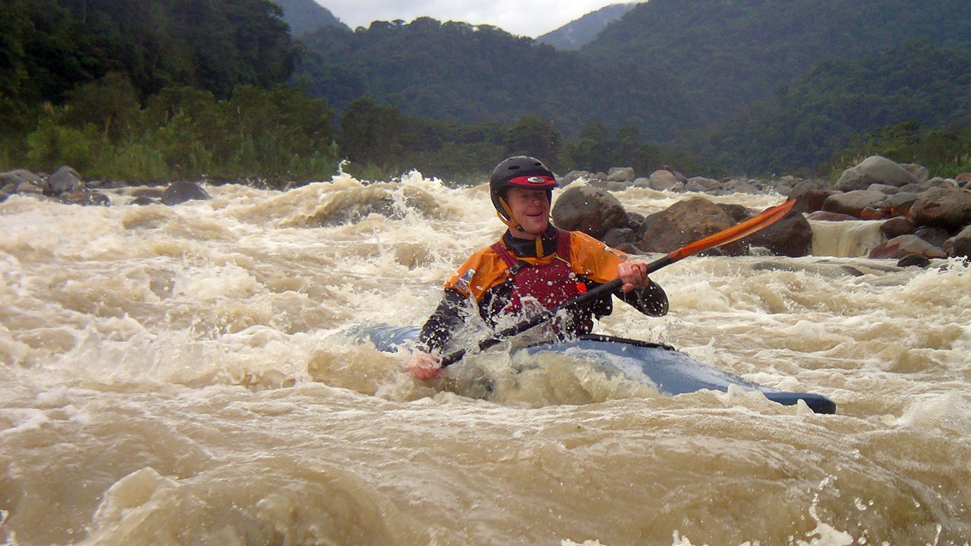 Kajak, Fluss Sucio, Abschnitt Rio Hondura - Santa Clara und der lacht auch noch! 🛶 Bernd A.