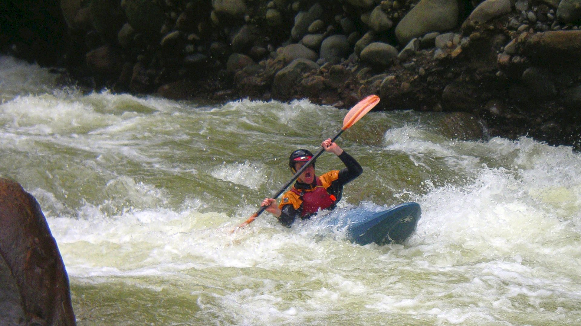 Kajak, Fluss Toro, Abschnitt Recreo Verde - Venecia (Oberer Toro) wuchtige Passagen 🛶 Bernd A.