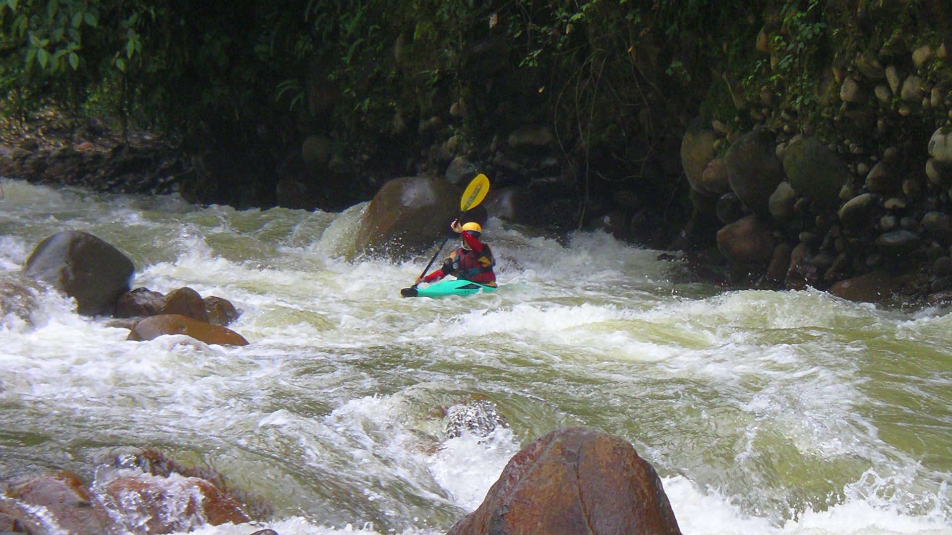 Kajak, Fluss Toro, Abschnitt Recreo Verde - Venecia (Oberer Toro) öfter verblockt 🛶 Elizabeth I.