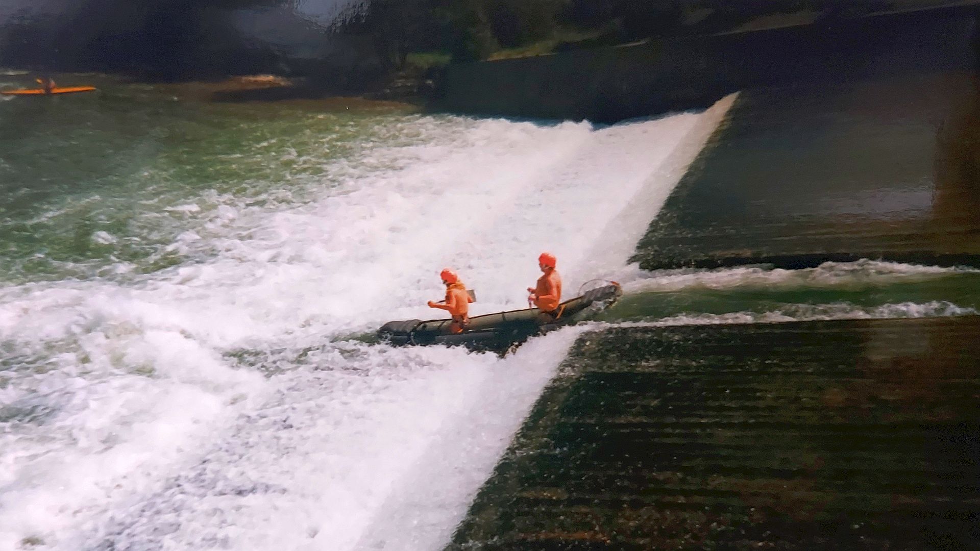 Kajak, Fluss Ammer, Abschnitt Rottenbuch - Böbinger Brücke Wehr bei Peiting 🛶 Peter F., Ulli F.