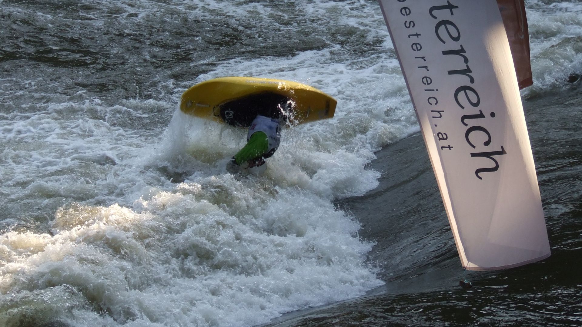 © KC G. 2.6.07 Kajak, Fluss Mur, Abschnitt Weinzödl - KC Graz Kajak Rodeo Bewerb in Graz