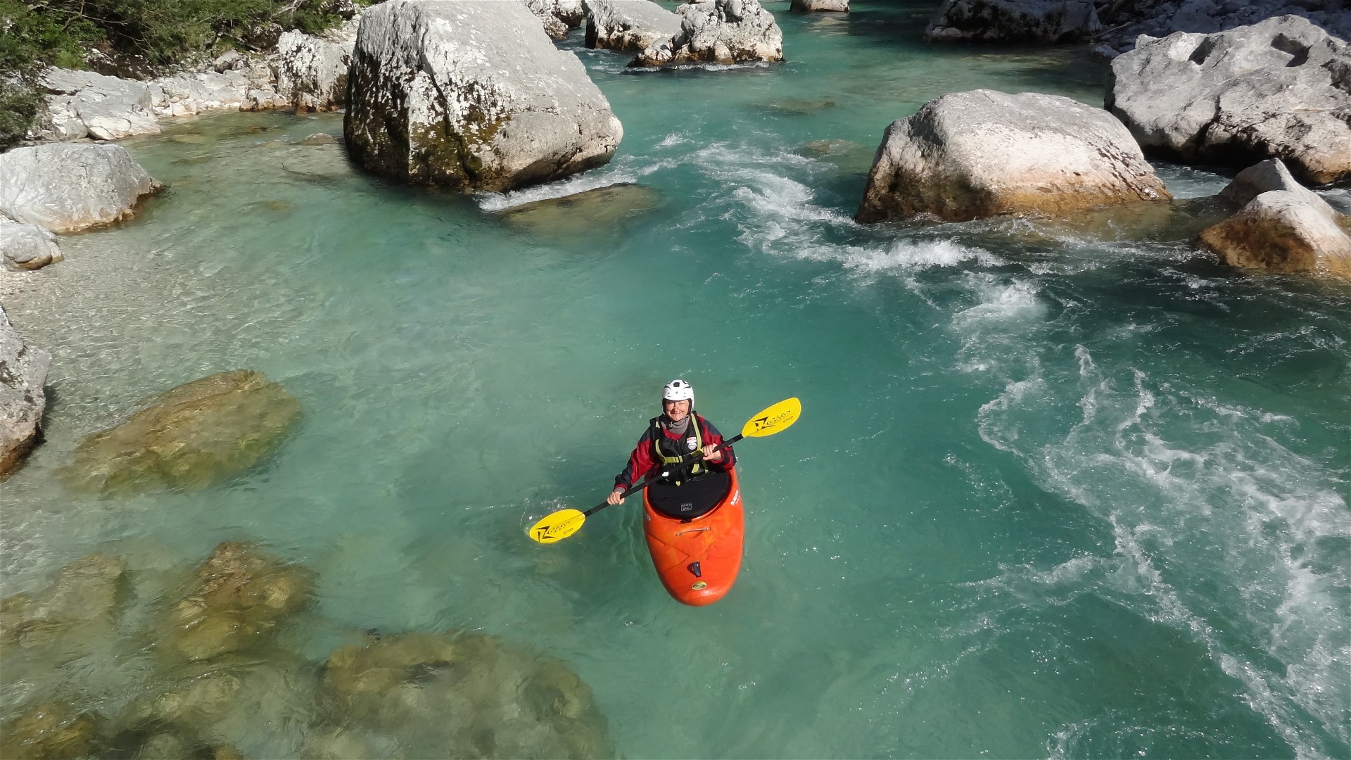Kajak, Fluss Soča, Abschnitt Friedhofstrecke + Slalomstrecke Friedhofstrecke bei Niederwasser 