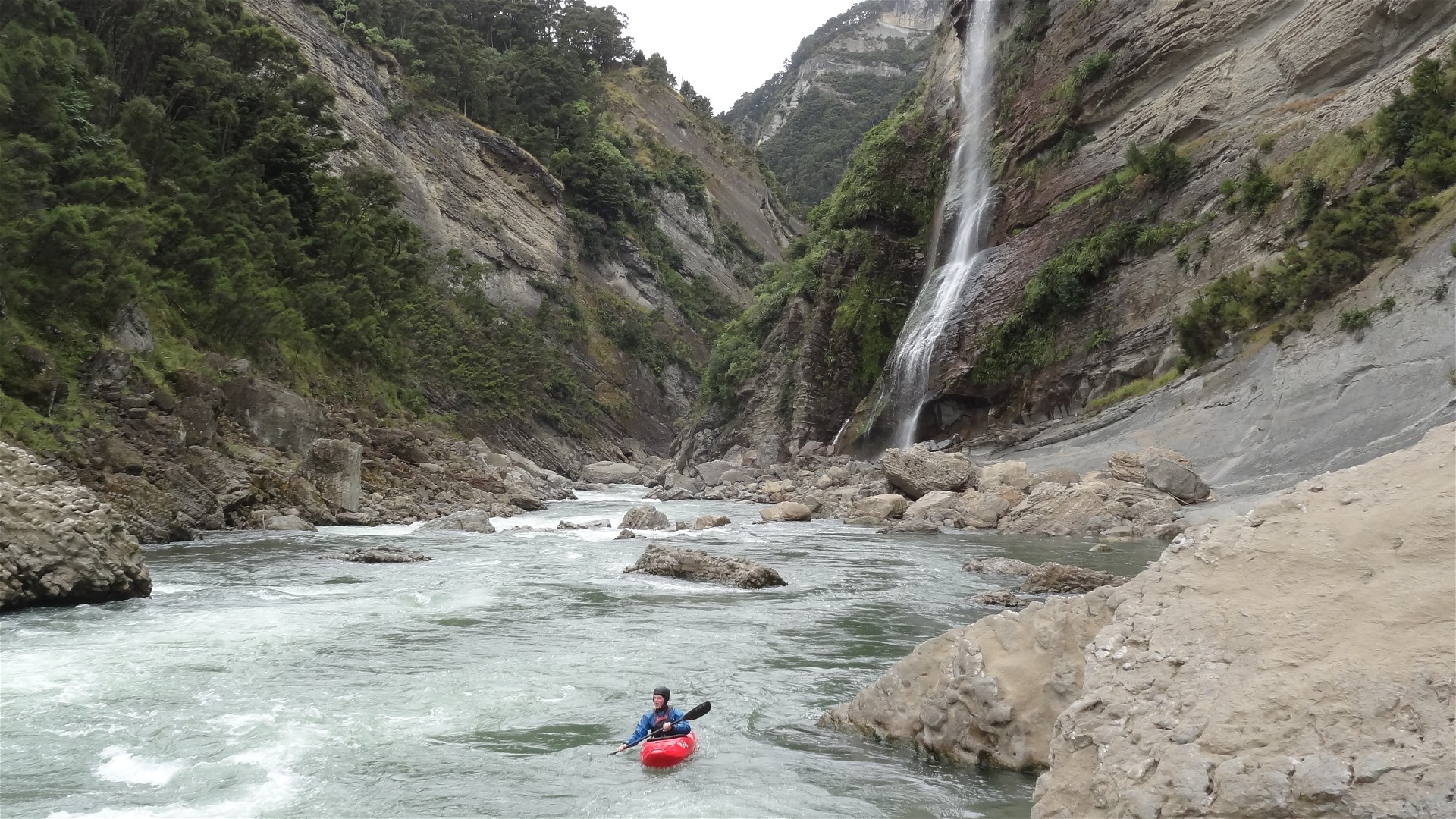 Kajak, Fluss Mohaka, Abschnitt Te Hoe to Willow Flat Run nach dem ersten Katarakt 