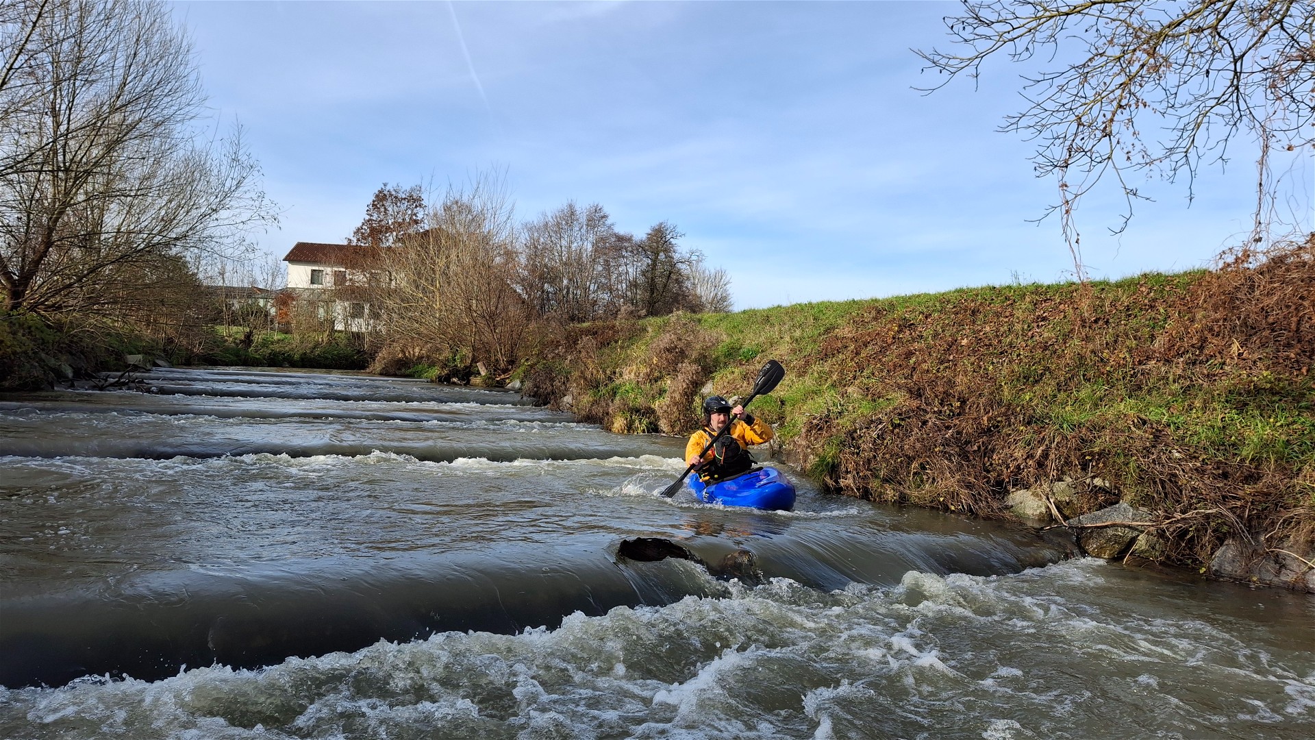 Kajak, Fluss Ipfbach, Abschnitt St. Florian - Donau Fischtreppe oberhalb der Autobahn 