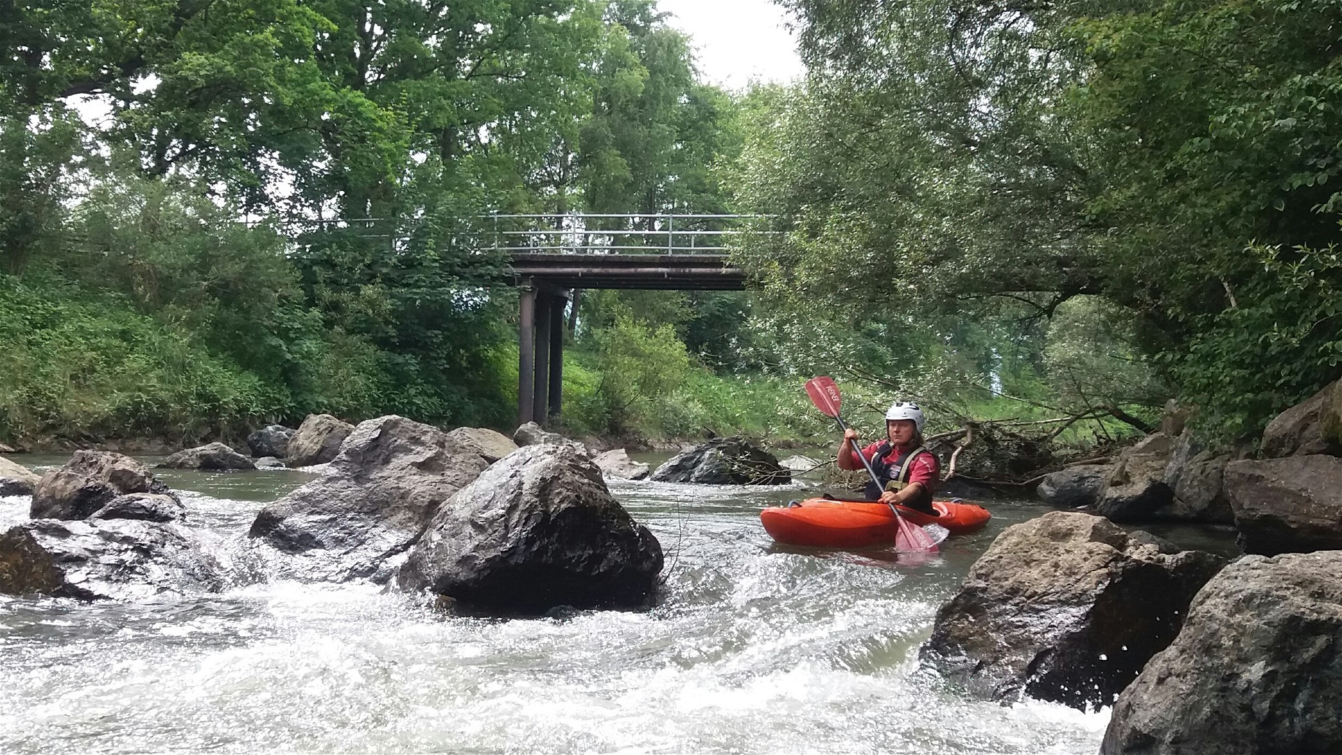 Kajak, Fluss Kainach, Abschnitt Voitsberg - Gaisfeld (Oberlauf) Blockwürfe 