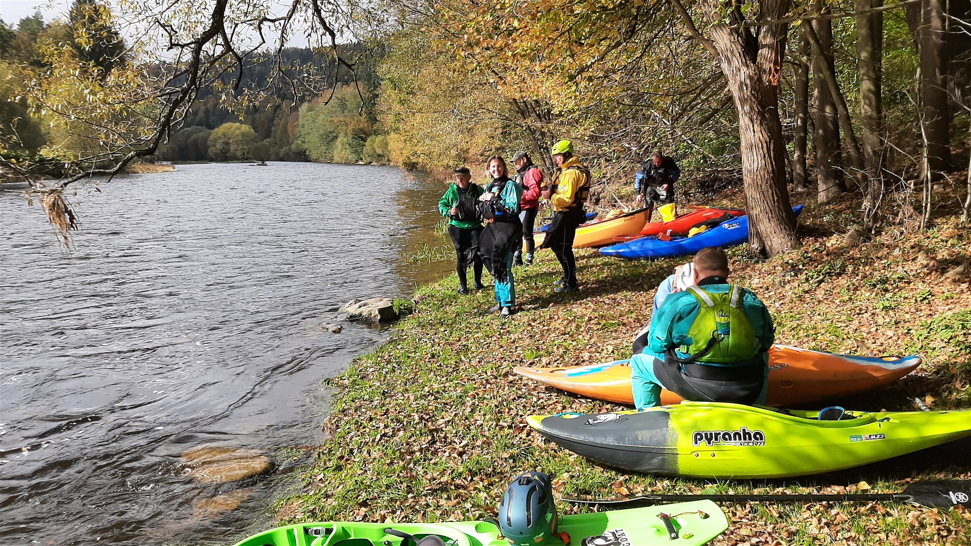 Kajak, Fluss Moldau (Vltava), Abschnitt Vyšší Brod - Boršov (Wanderstrecke) letzte Rast vor Borsov 