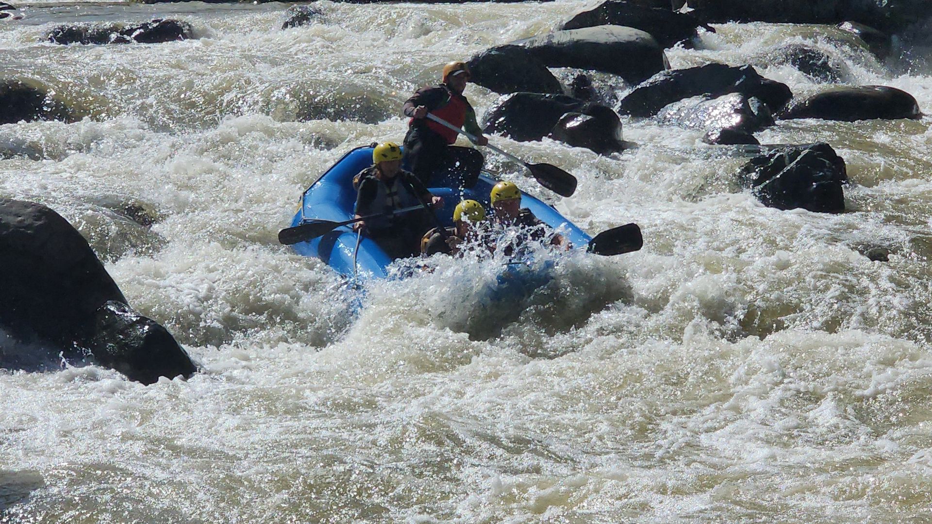 Kajak, Fluss Río Yaque, Abschnitt Las Guázaras - Jarabacoa die ersten Verblockungen 