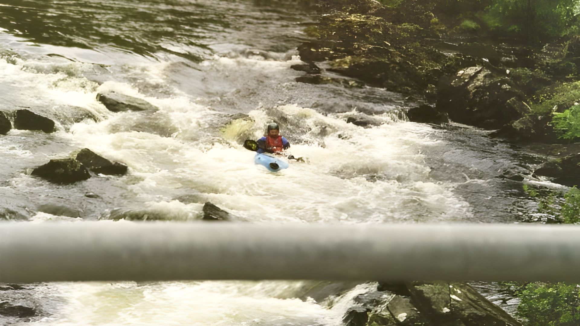 Kajak, Fluss Garry, Abschnitt Loch Garry - Loch Oich mit KI vergrößertes Foto! 