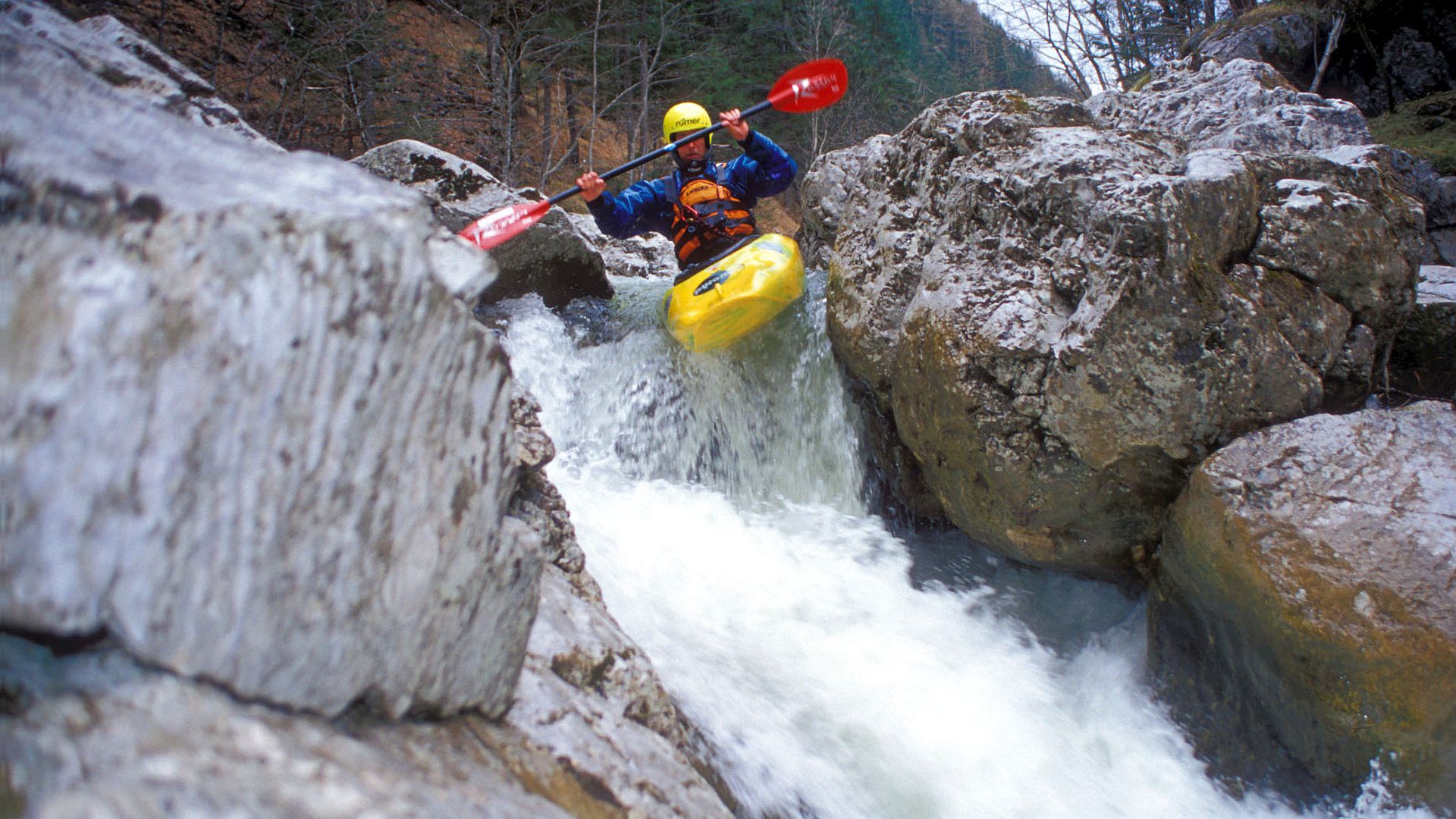 Kajak, Fluss Rotmoosbach, Abschnitt Dürradmer - Rotmoos (Dürradmer Schlucht) schlitzartiger Abfall 🛶 Günter
