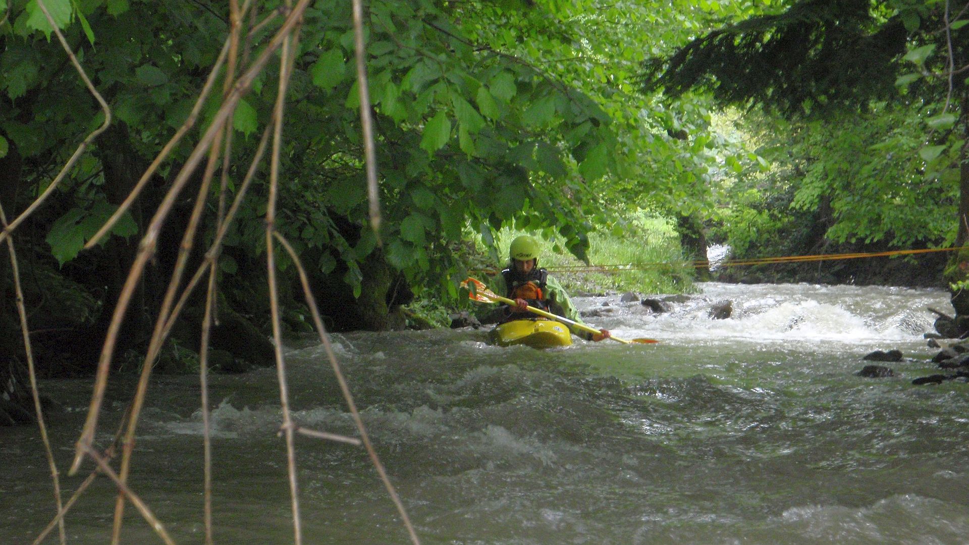 Kajak, Fluss Laabenbach, Abschnitt Glashütte - Neustift-Innermanzing viele kleine Abfälle 