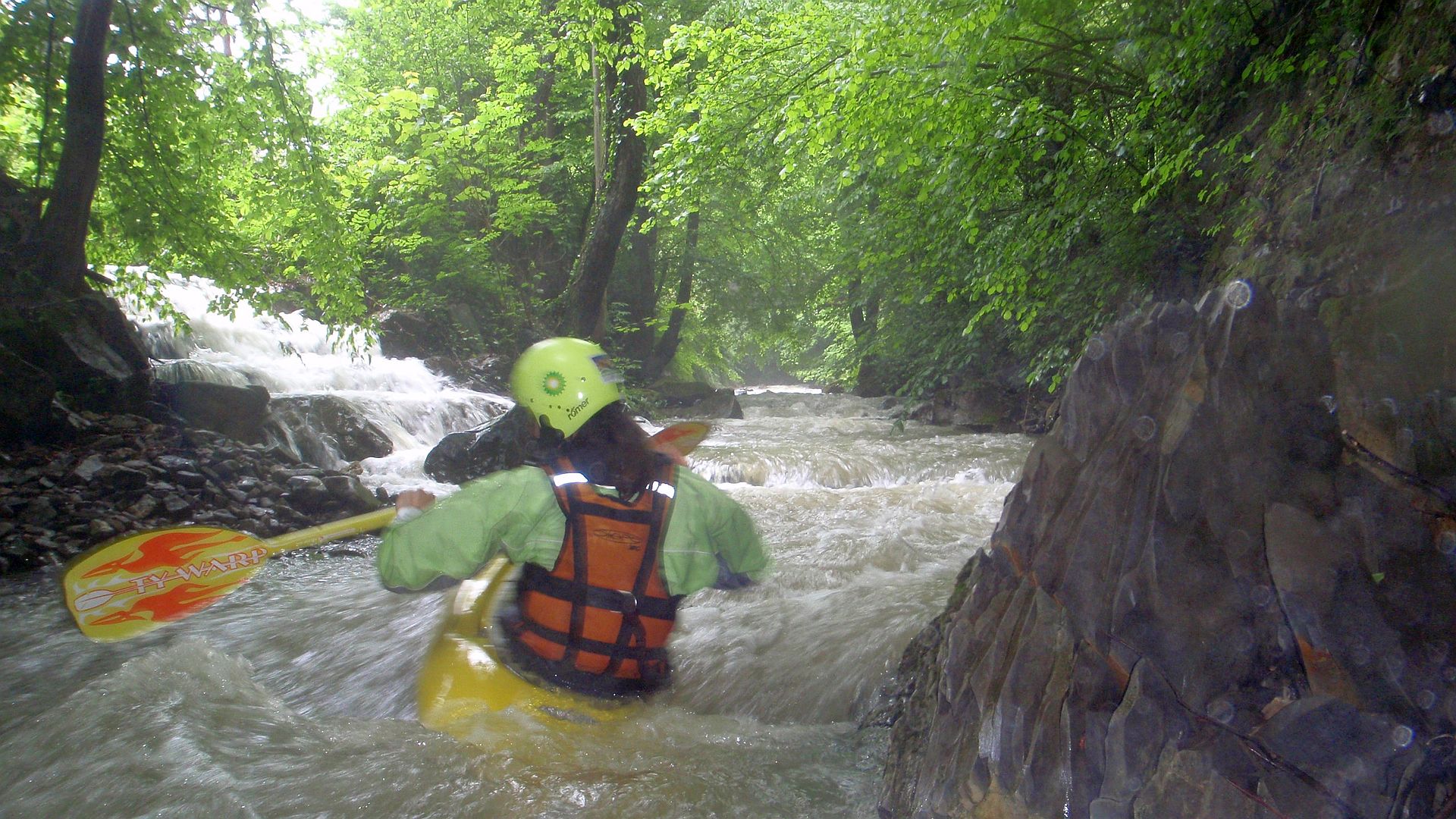 Kajak, Fluss Laabenbach, Abschnitt Glashütte - Neustift-Innermanzing schöner Waldfluss 