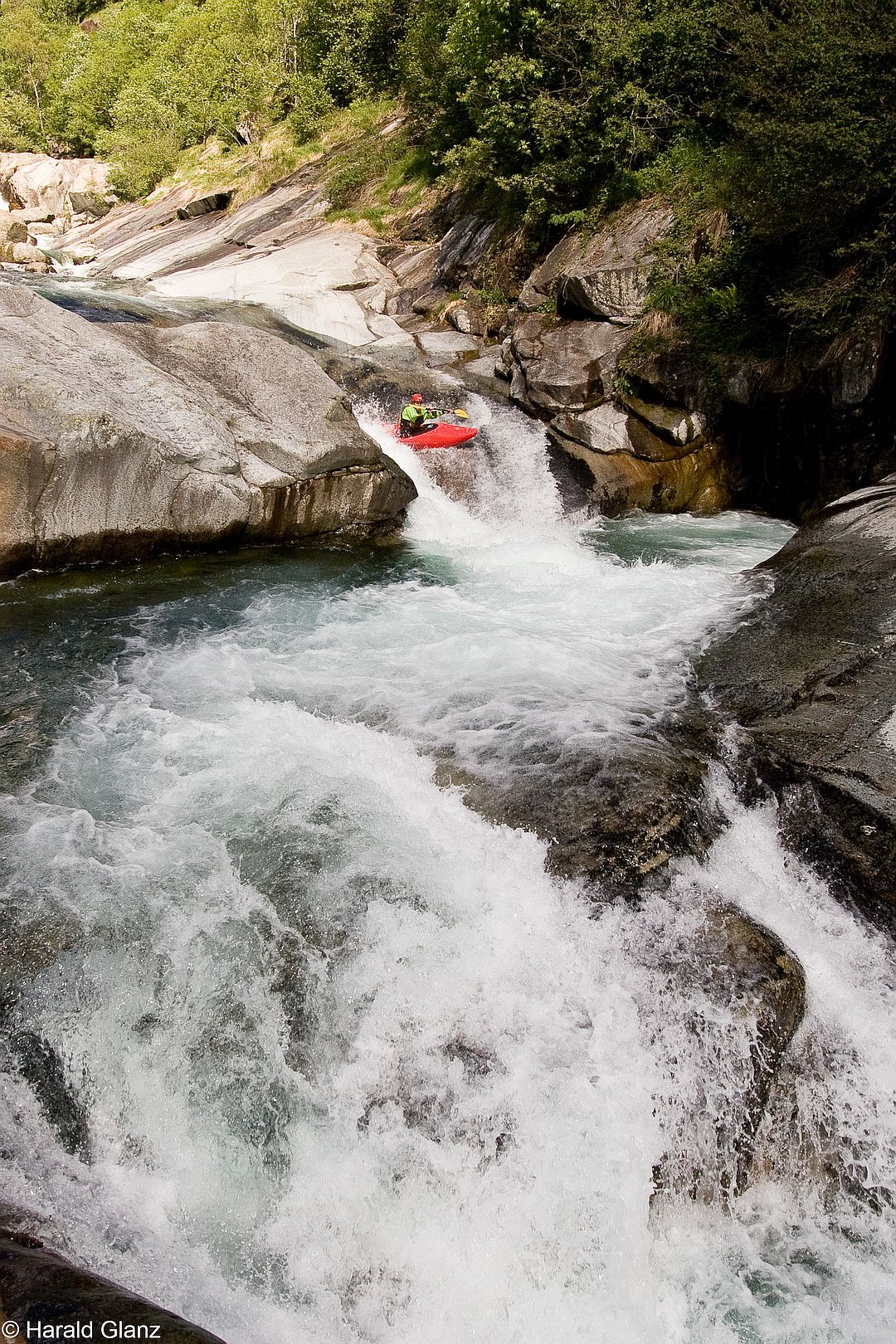 Kajak, Fluss Chiusella, Abschnitt Fondo - Straßenbrücke (Obere Chiusella) viele Höhenmeter 🛶 Harald G.