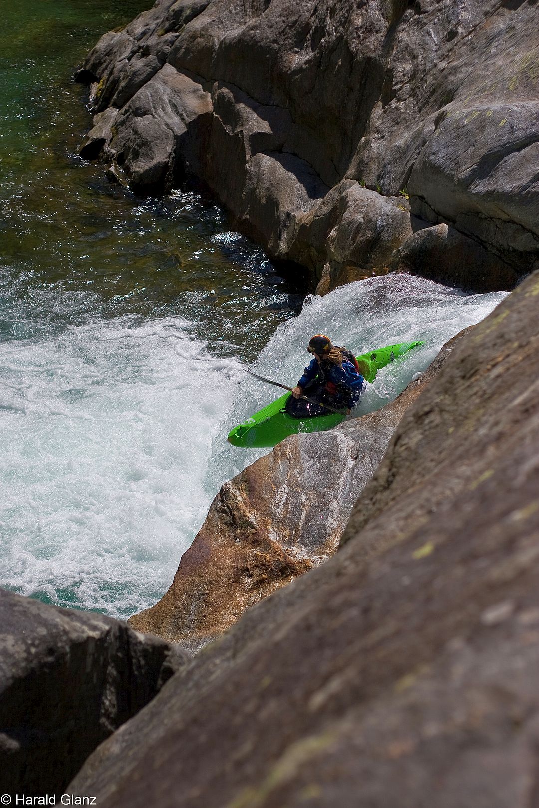 Kajak, Fluss Chiusella, Abschnitt Fondo - Straßenbrücke (Obere Chiusella) gewaltiges Grundgestein 🛶 Reiner G.