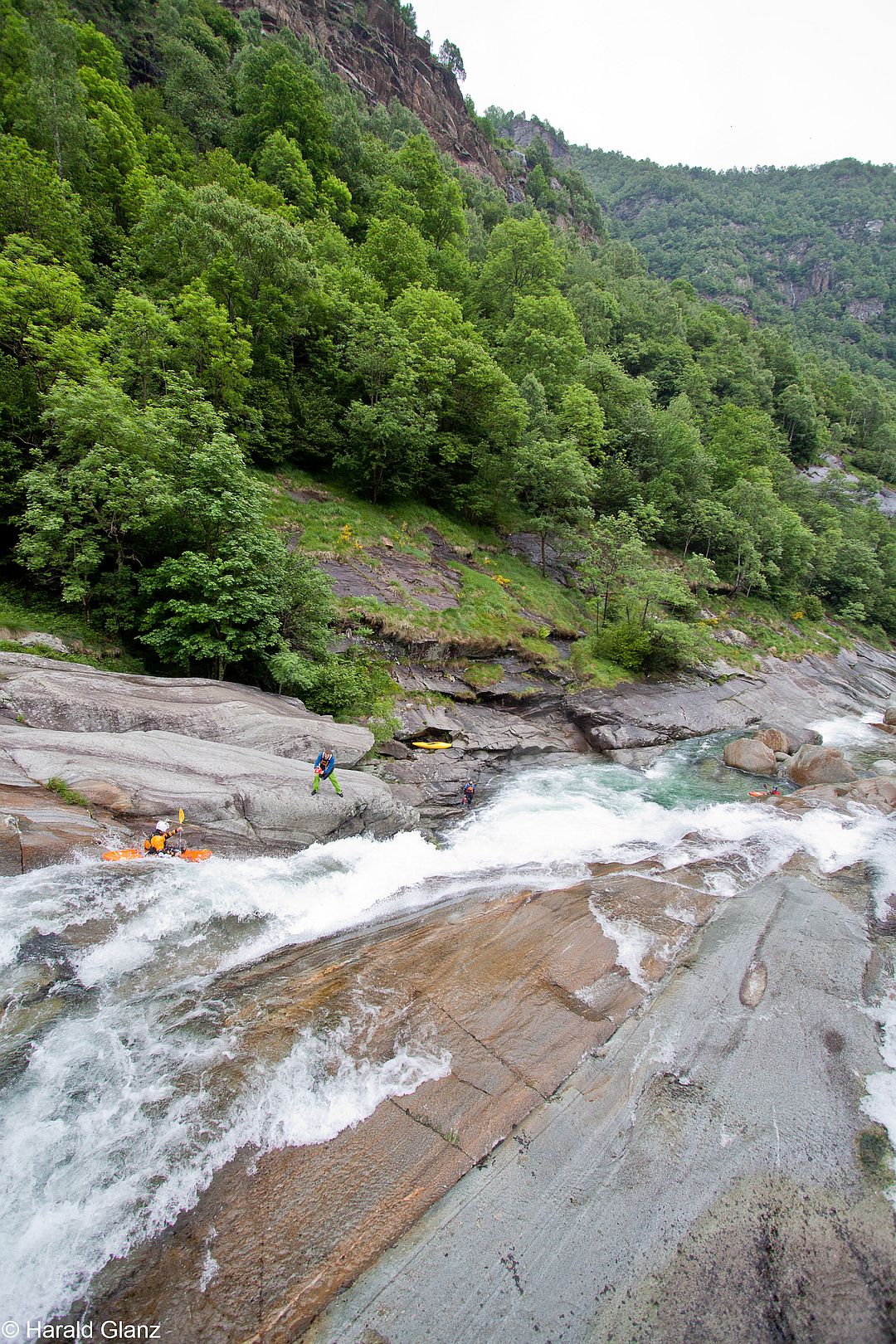 Kajak, Fluss Chiusella, Abschnitt Fondo - Straßenbrücke (Obere Chiusella) Mega Rutsche 