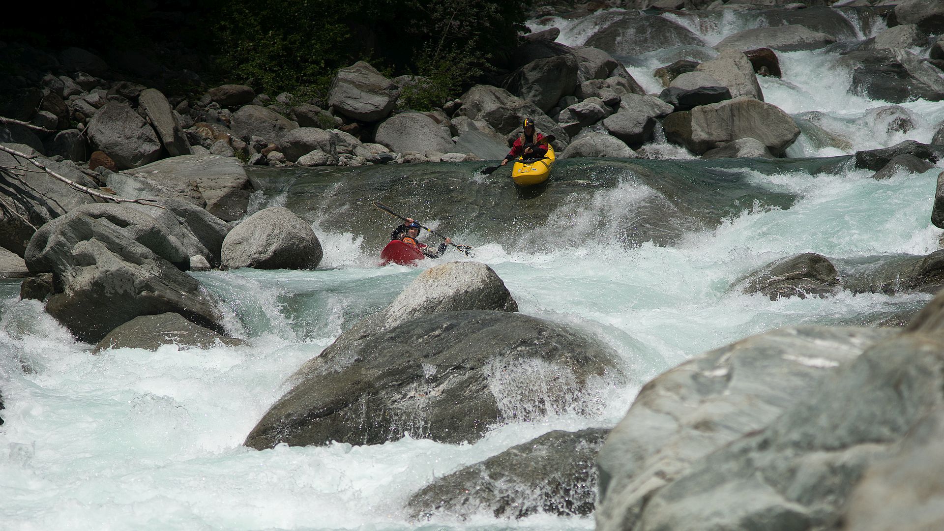 Kajak, Fluss Soana, Abschnitt Villanuova - Stroba (Schlucht) stark verblocktes Gefälle 