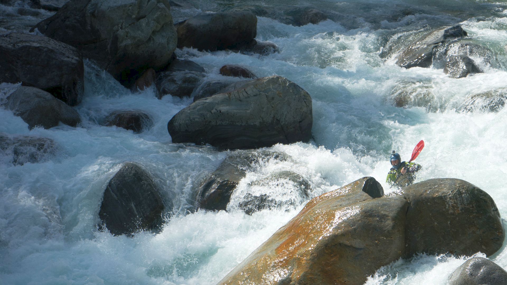Kajak, Fluss Soana, Abschnitt Villanuova - Stroba (Schlucht) wuchtige Passage 