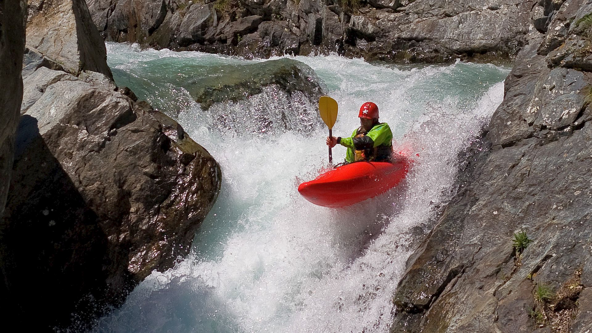 Kajak, Fluss Stura di Ala, Abschnitt Molette - Stura di Ala (Obere) die 5m Stufe von unten 🛶 Harald G.