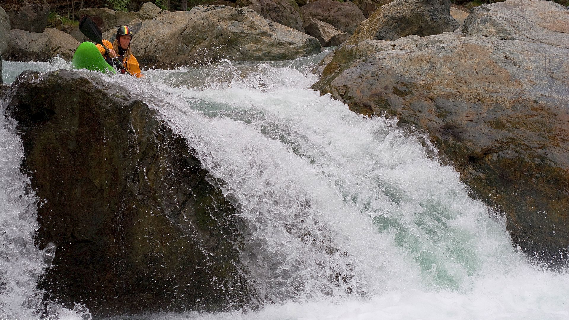 Kajak, Fluss Stura di Ala, Abschnitt Kraftwerk - Chiampermotto (Untere) noch eine schöne Stufe 🛶 Reiner G.