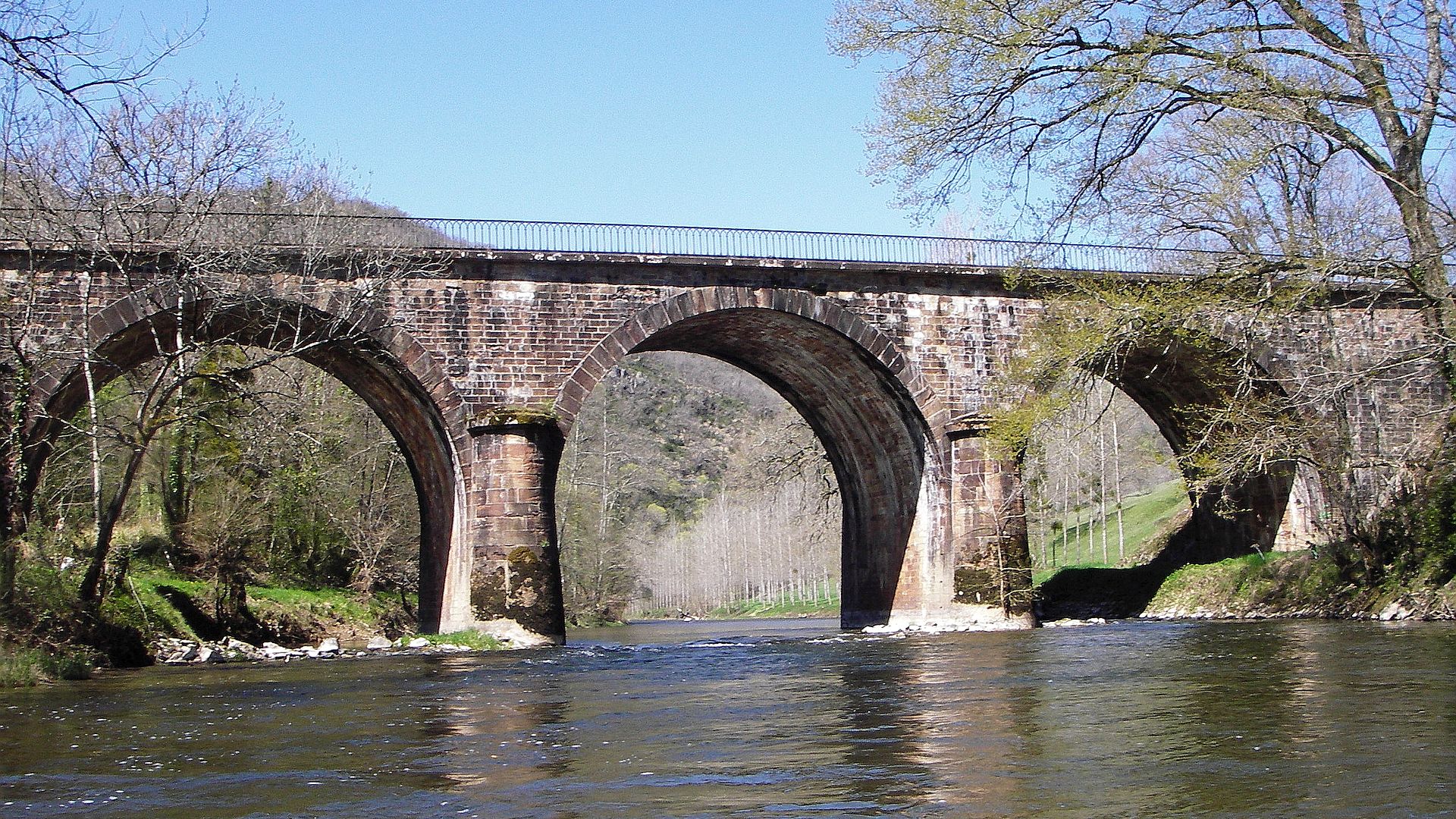 Kajak, Fluss Aveyron, Abschnitt Monteils - Najac alte Brücke 