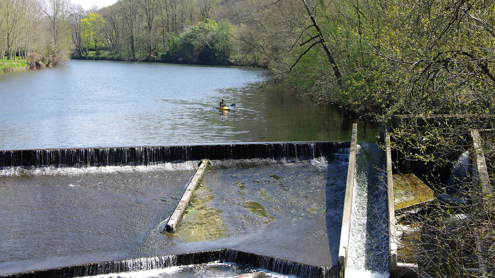 Kajak, Fluss Aveyron, Abschnitt St. Antonin - Penne Wehr mit Bootsgasse 🛶 Martina P.