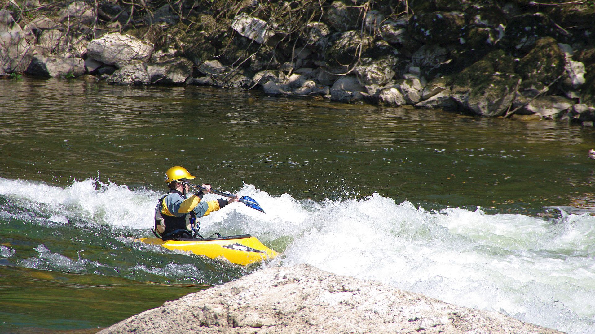 Kajak, Fluss Aveyron, Abschnitt St. Antonin - Penne wieder eine Bootsgasse 🛶 Martina P.