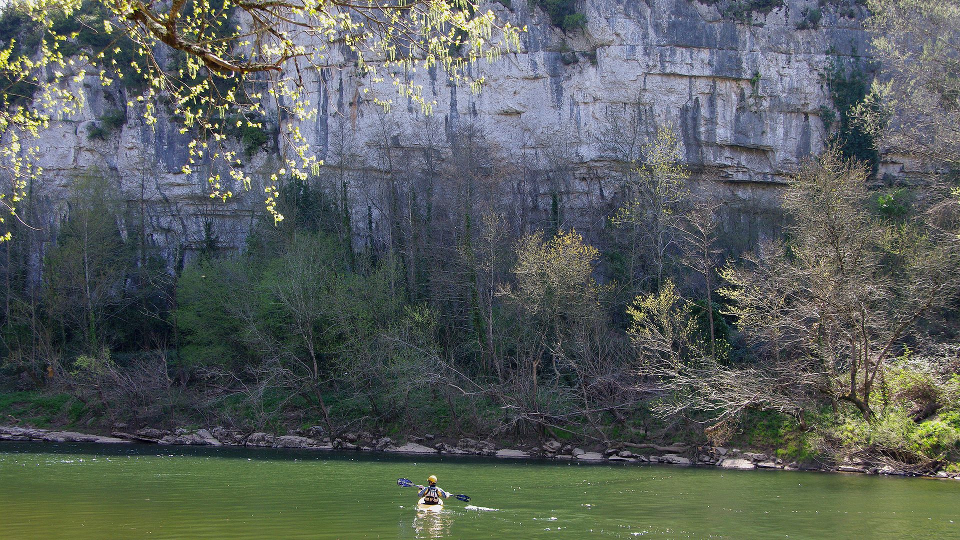 Kajak, Fluss Aveyron, Abschnitt St. Antonin - Penne beeindruckende Felswände 🛶 Martina P.