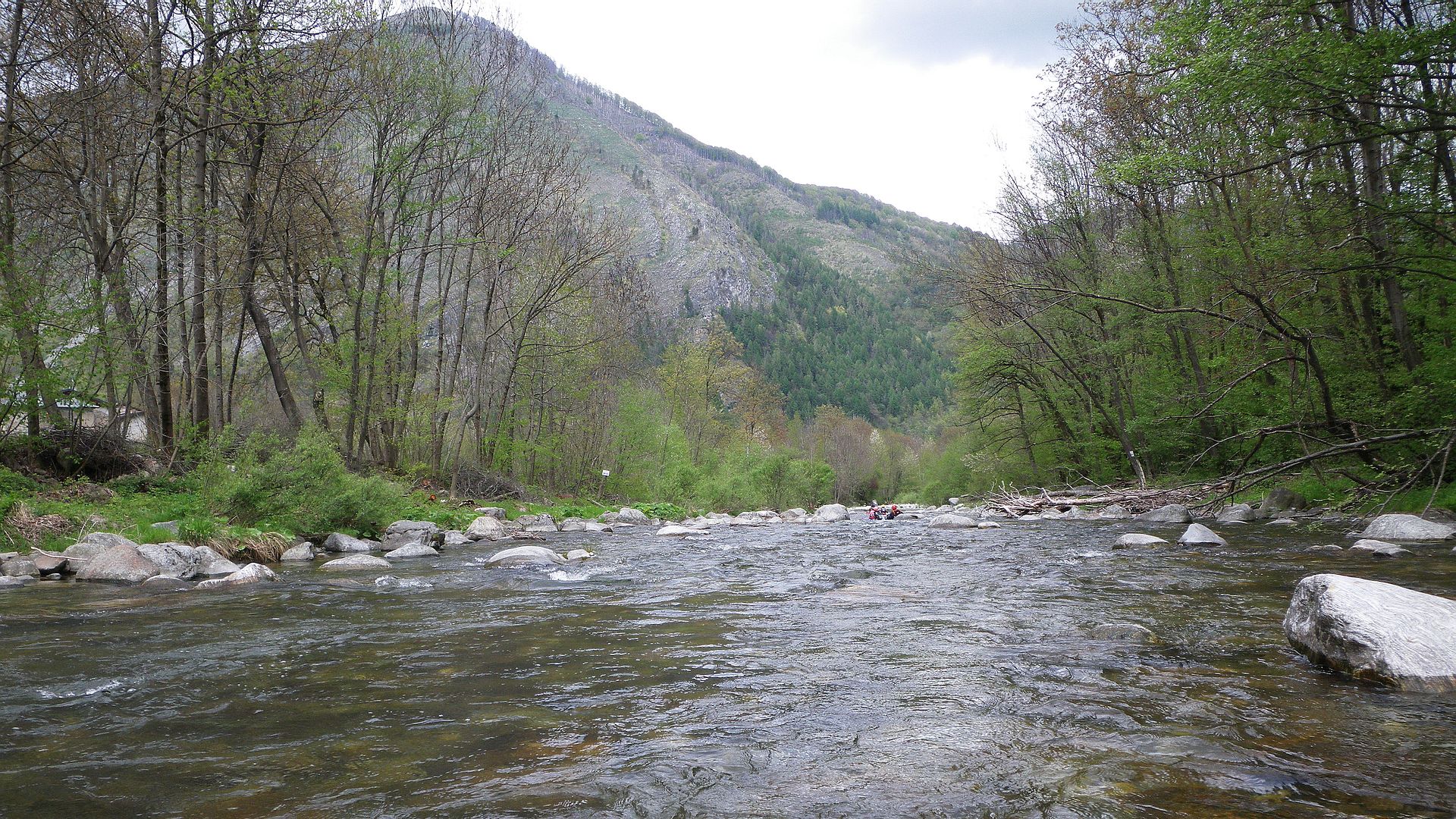 © Martina P. 29.4.11 Kajak, Fluss Gesso, Abschnitt Entracque - Andonno später offener Charakter