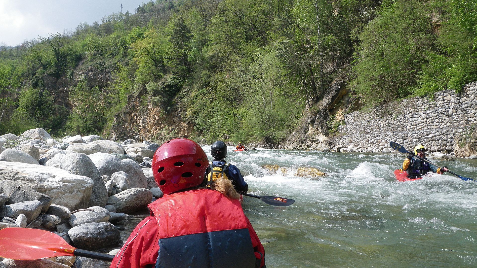 Kajak, Fluss Maira, Abschnitt Macra - San Damiano Schwälle 