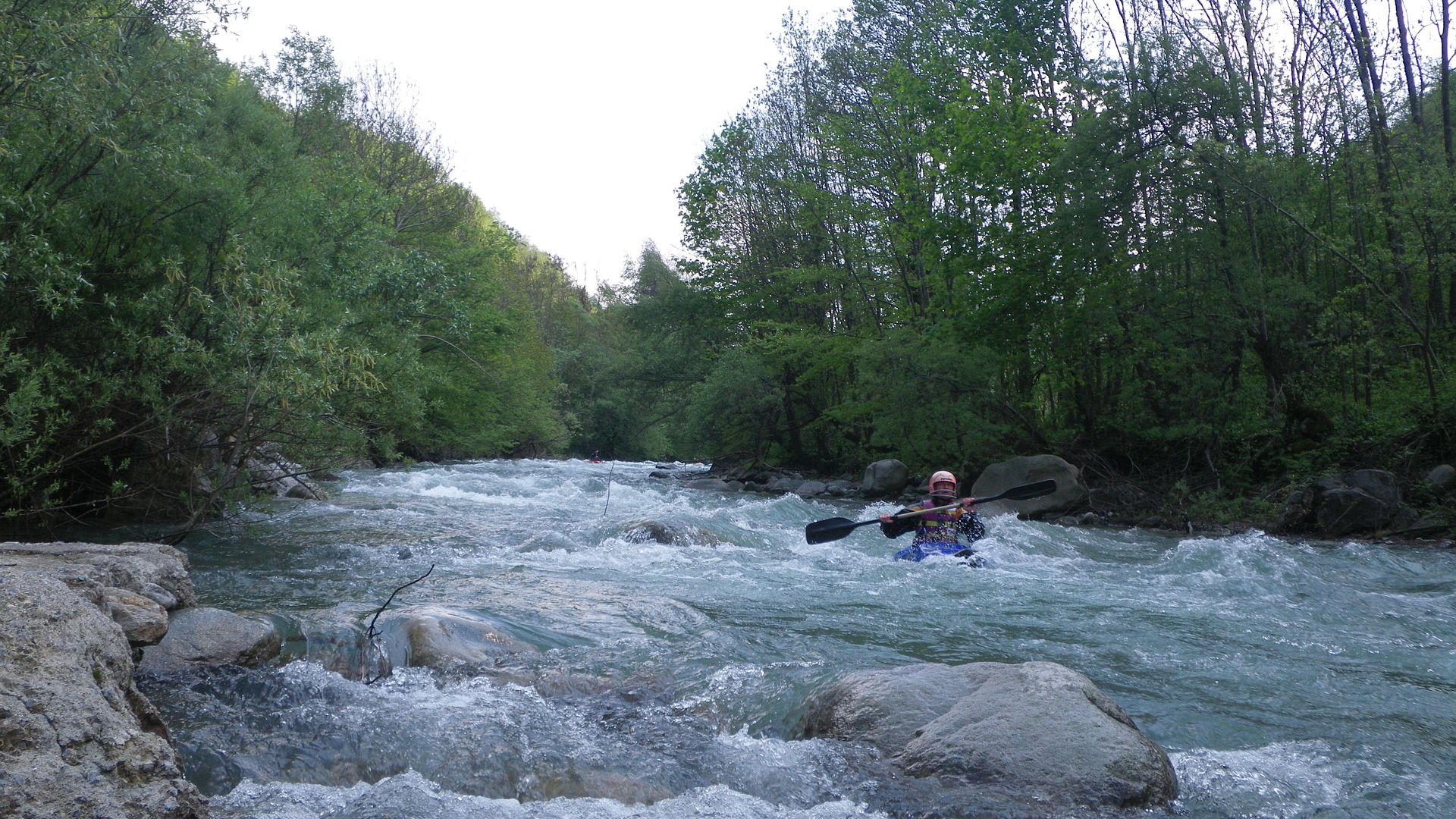 Kajak, Fluss Vermenagna, Abschnitt Vernante - Robilante stetes Gefälle 