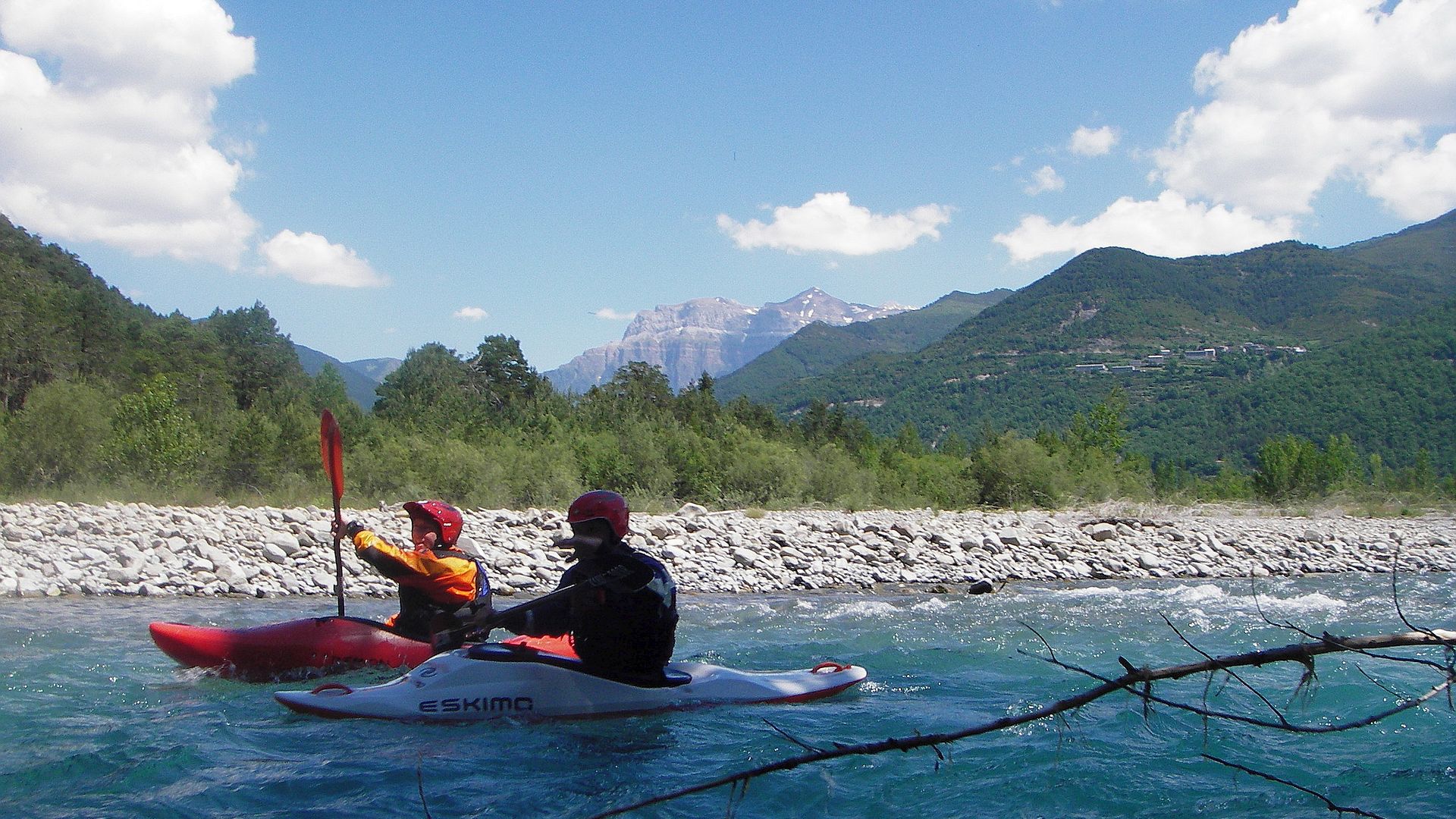Kajak, Fluss Ara, Abschnitt Broto - Fiscal schöne Bergkulisse 