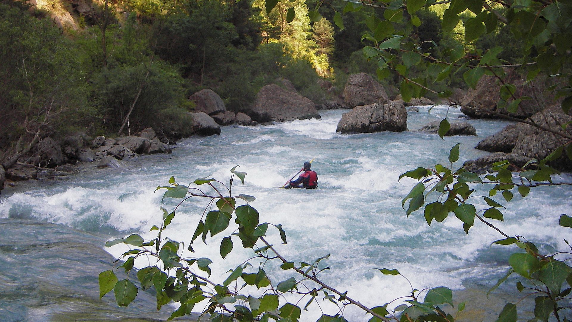 Kajak, Fluss Ésera, Abschnitt Campo - Besians (Pyramiden) Beginn der Pyramiden 