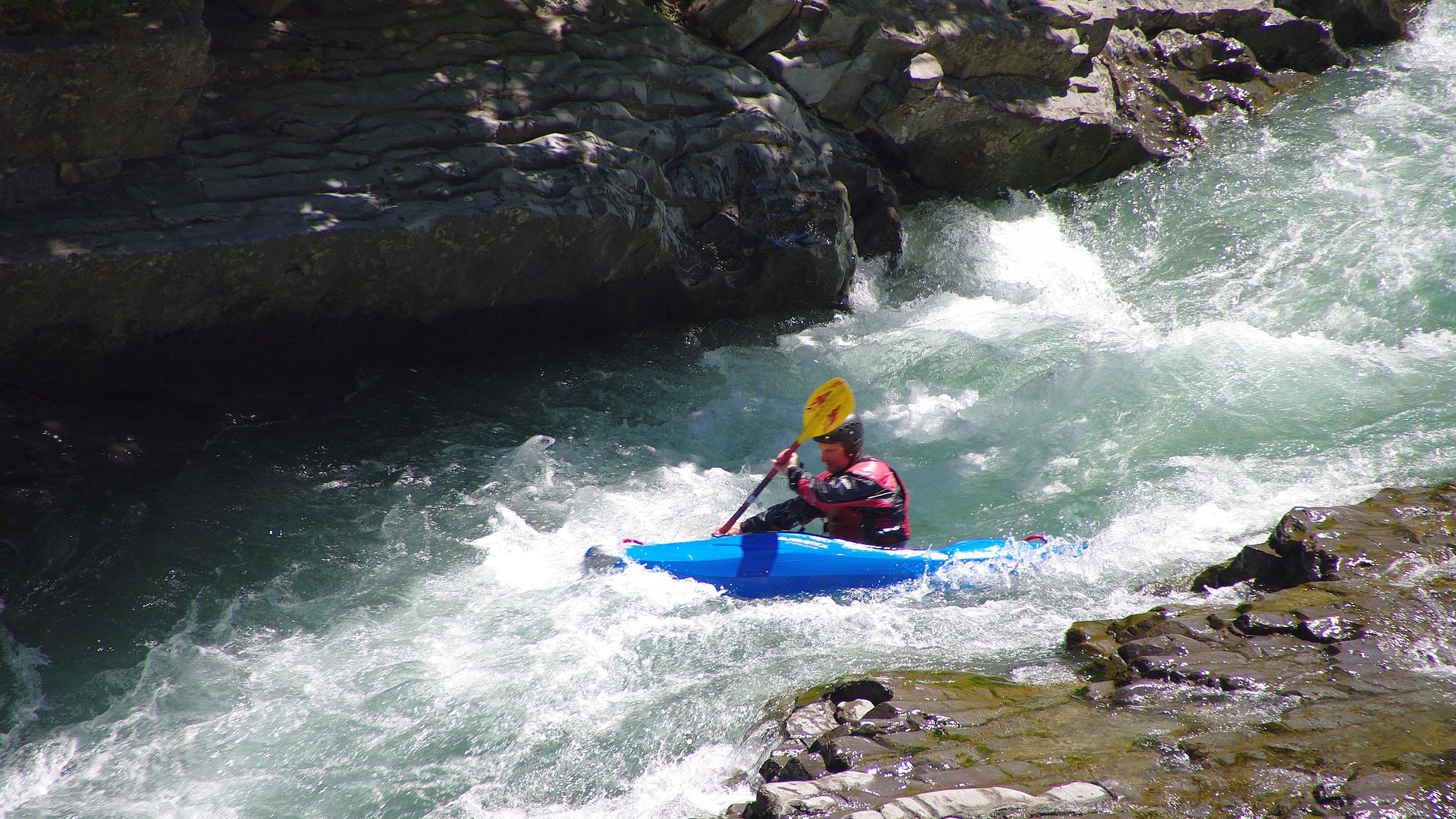 Kajak, Fluss Ésera, Abschnitt Seira - Campo (Schlucht) eine Engstelle 