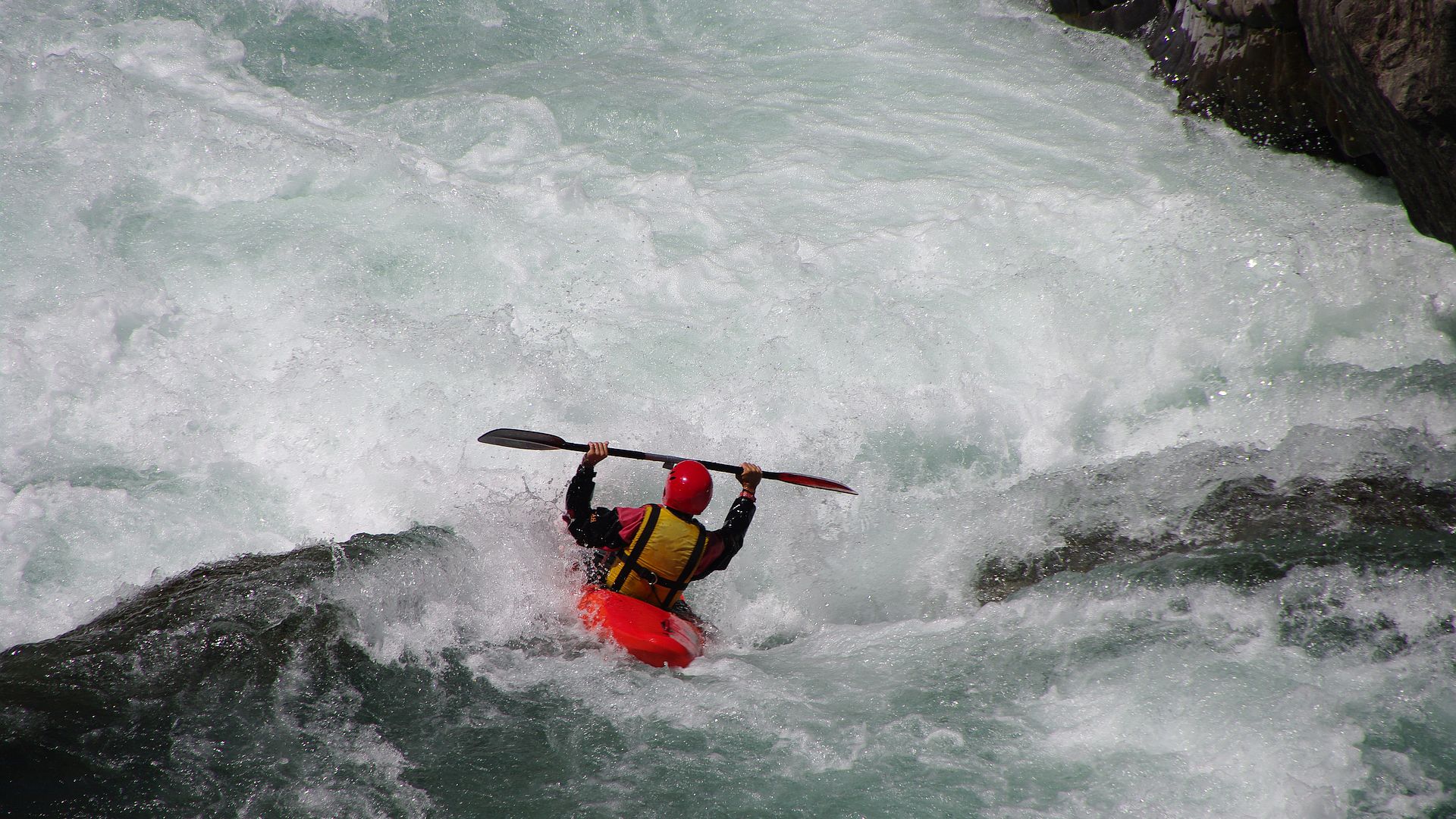 Kajak, Fluss Ésera, Abschnitt Seira - Campo (Schlucht) durch die Walze 