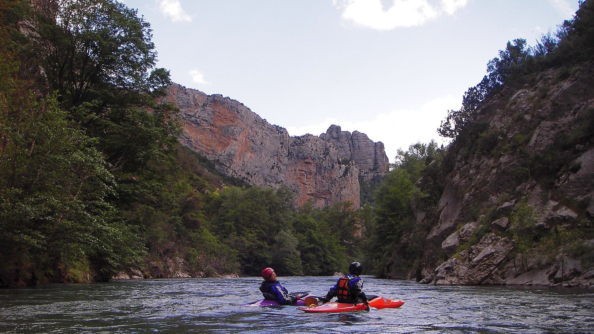 Kajak, Fluss Noguera Pallaresa, Abschnitt Sort - Schluchtende (El Collegats) in der Schlucht "El Collegats" 