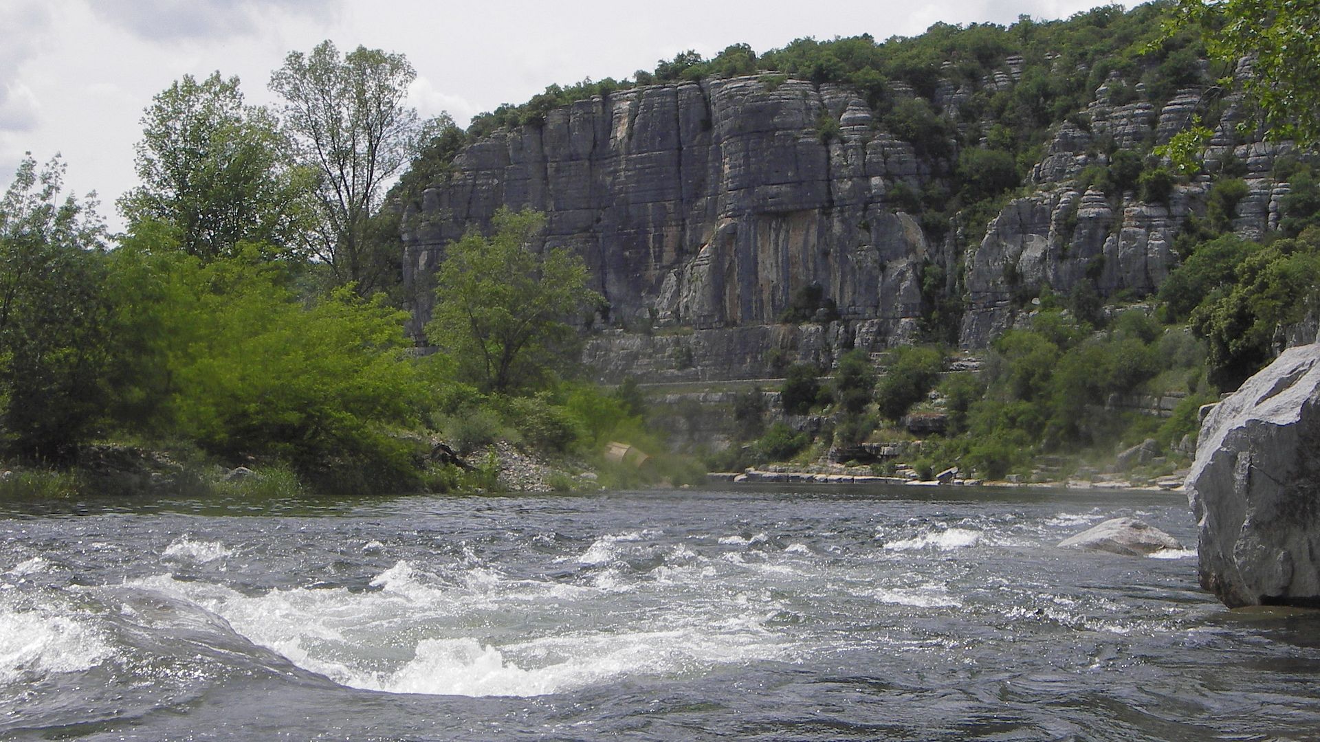 Kajak, Fluss Ardèche, Abschnitt Vogüé - Balazuc etwas mehr Strömung 