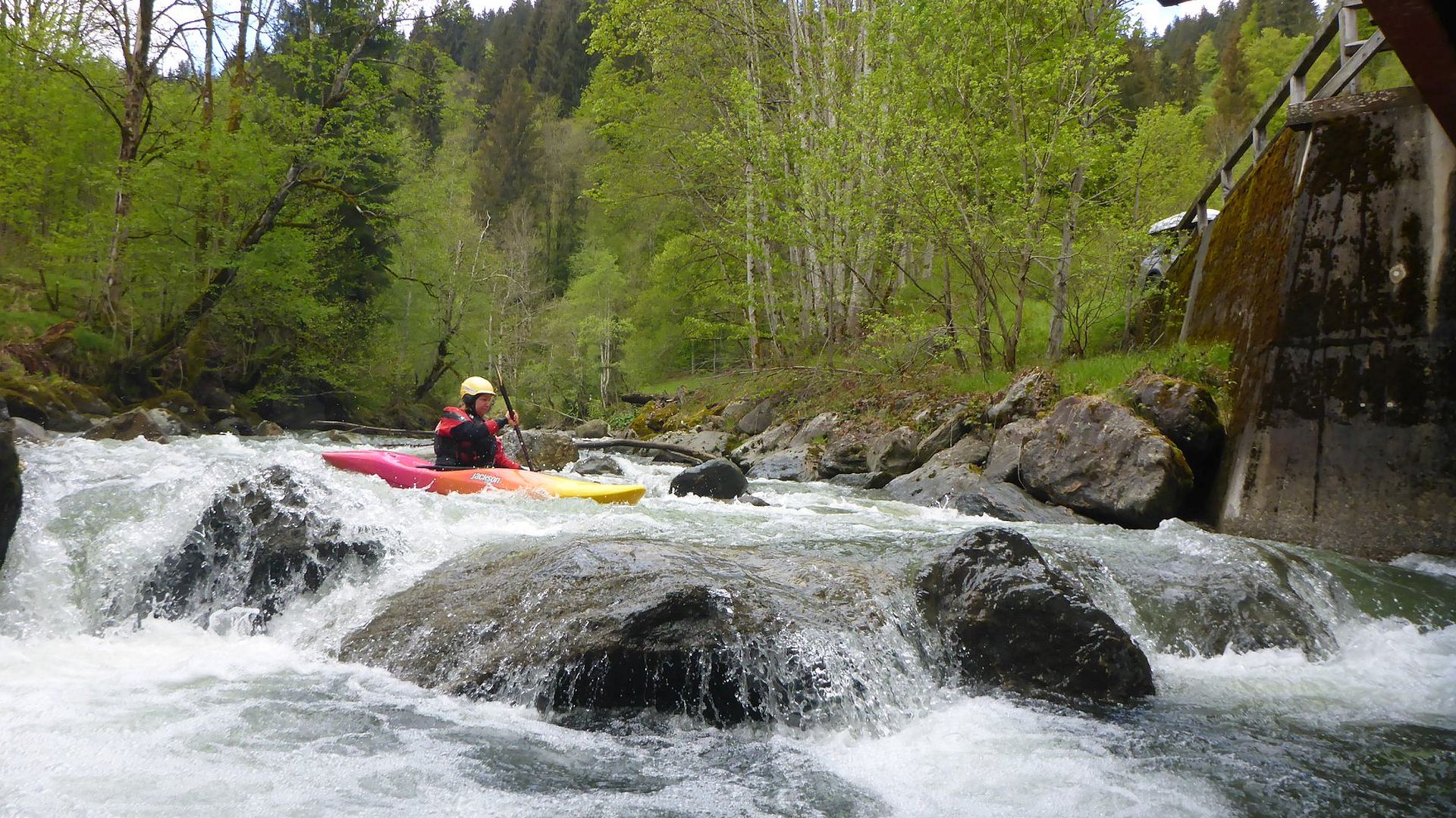 🛶 Angela E. (© Franz P. 3.5.20) Kajak, Fluss Kelchsauer Ache, Abschnitt Mauthaus - Campingplatz (Standardstrecke) nach dem E-Werk 🛶 Angela E.