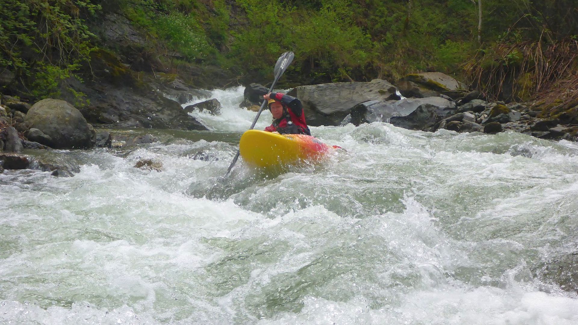 🛶 Angela E. (© Franz P. 3.5.20) Kajak, Fluss Kelchsauer Ache, Abschnitt Mauthaus - Campingplatz (Standardstrecke) nach dem Straßen-S 🛶 Angela E.