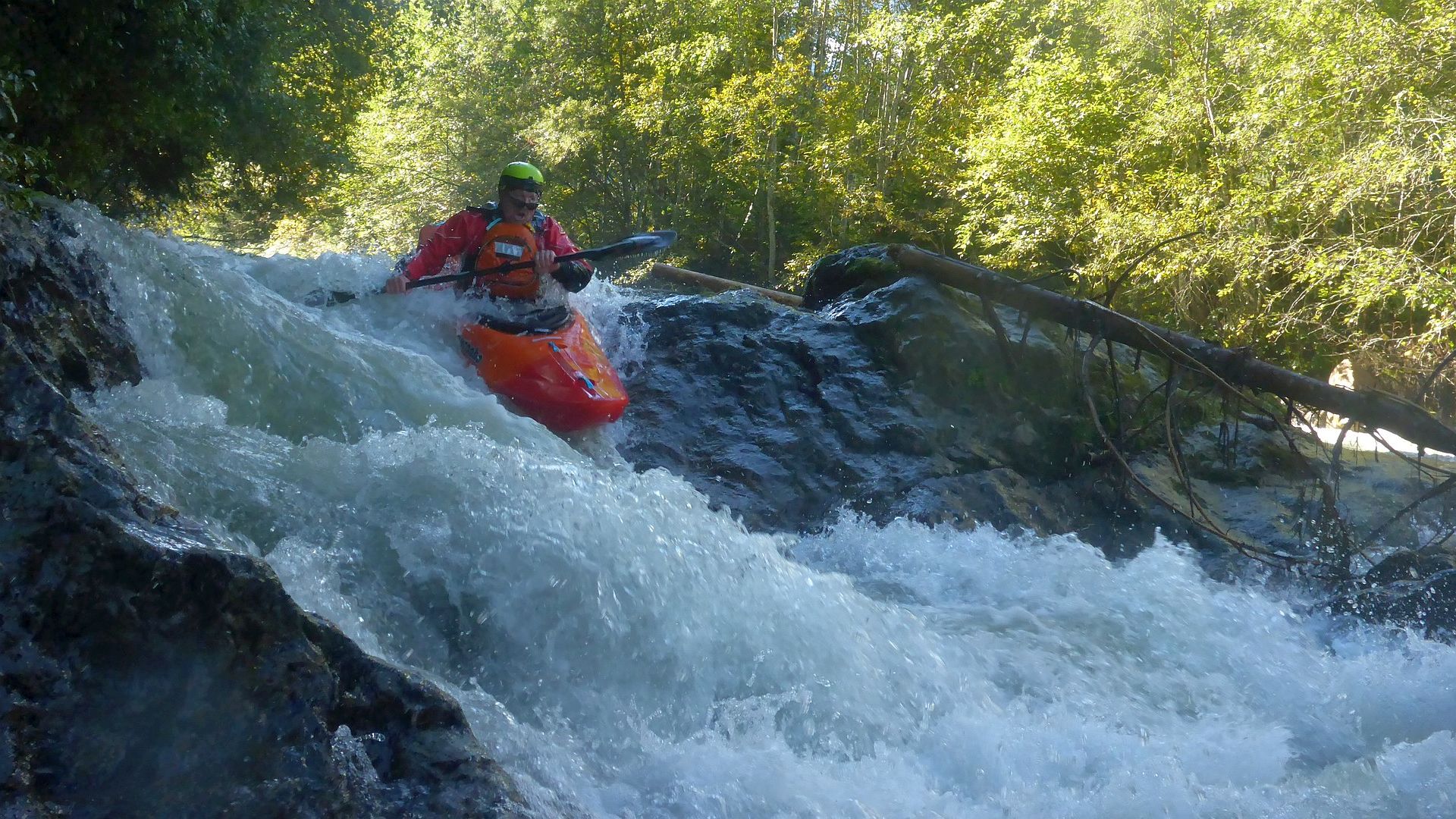 Kajak, Fluss Windauer Ache, Abschnitt Rainkarsee - Hopfgarten eine ordentliche Stufe 