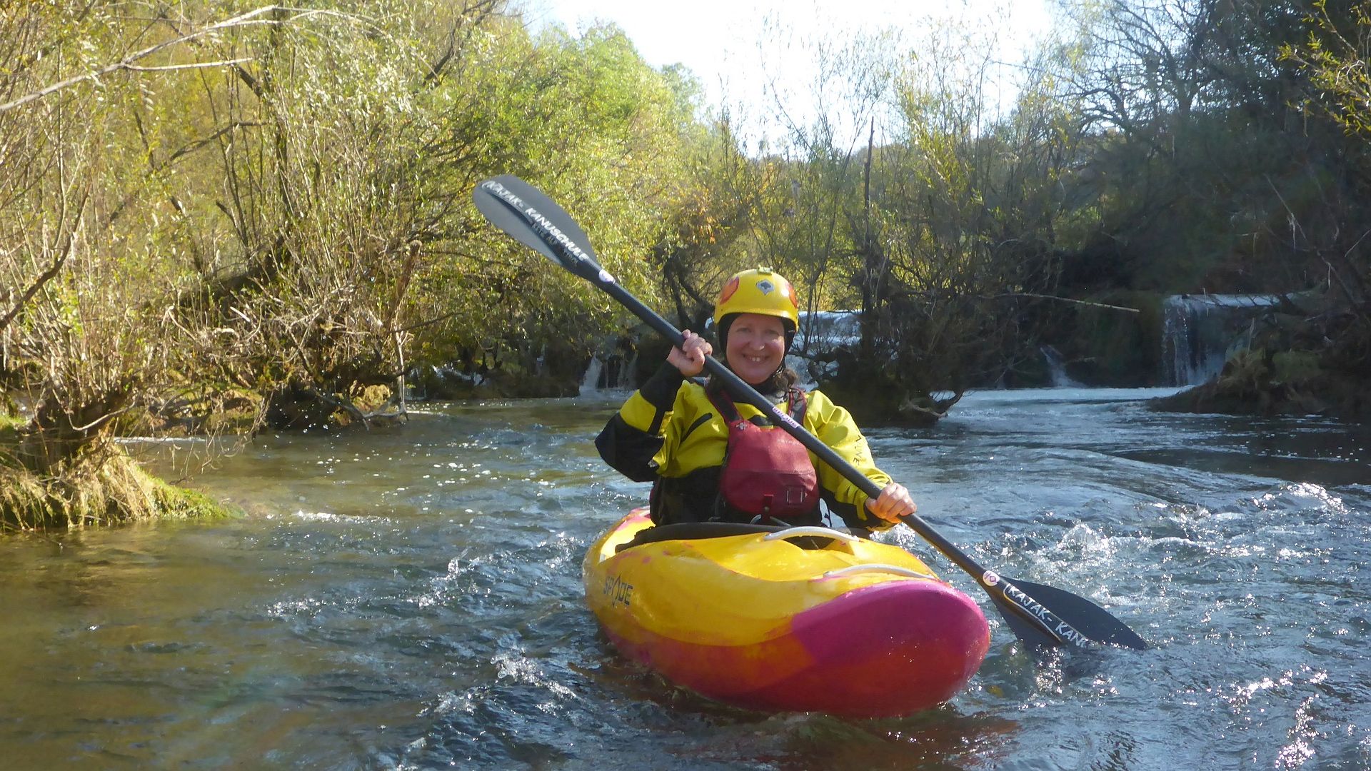 Kajak, Fluss Mrežnica, Abschnitt Rončevići - Tržić Tounjski (Waldschlucht) dazwischen Dschungel 🛶 Angela E.