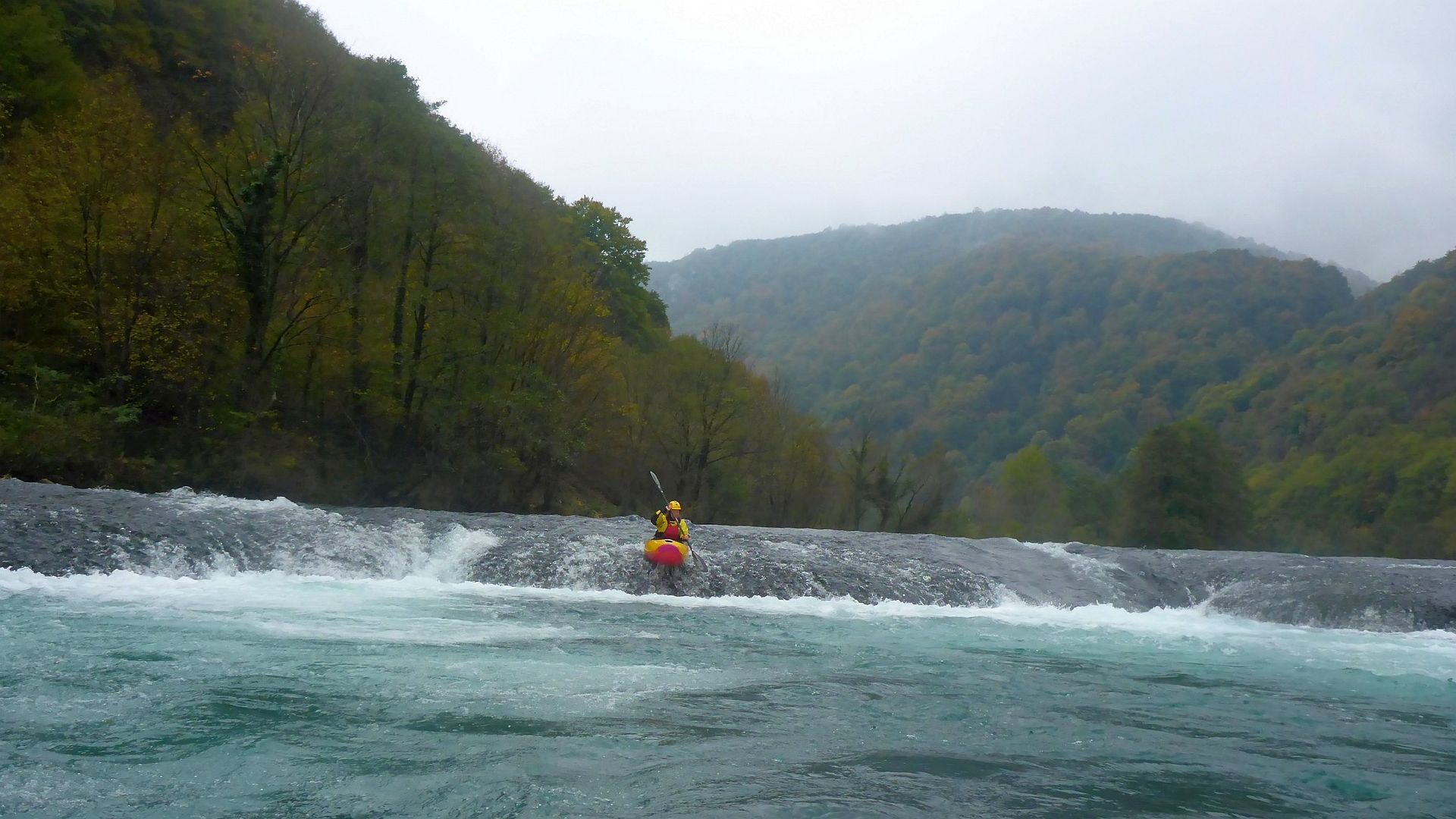 Kajak, Fluss Una, Abschnitt Štrbački buk - Ripač flussbreite Stufen 🛶 Angela E.