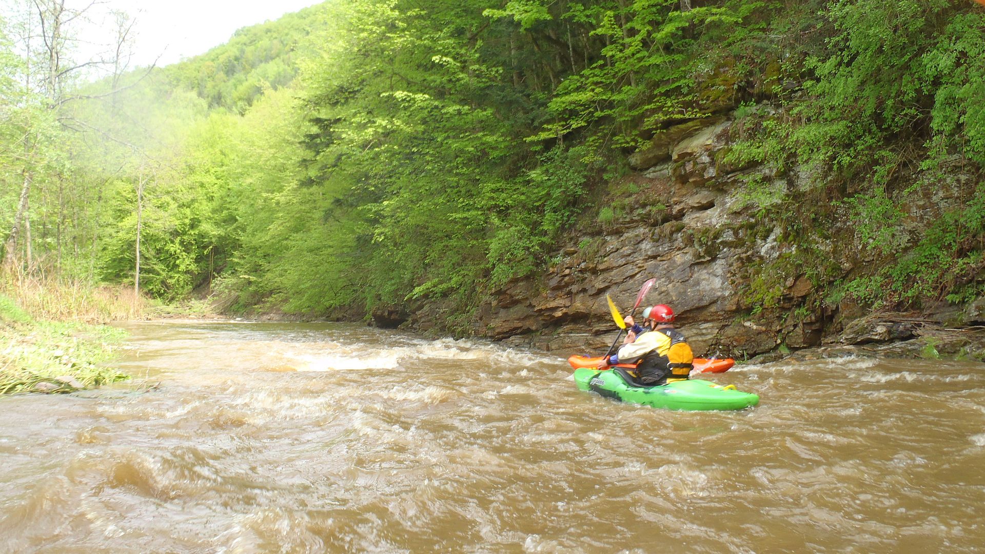 Kajak, Fluss Große Krems, Abschnitt Hohenstein - Imbach ansprechende Landschaft 