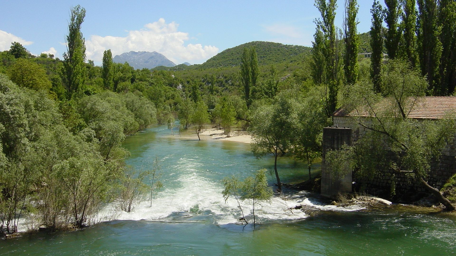 Kajak, Fluss Cetina, Abschnitt Blato na Cetini - Zadvarje (Mittlere) schöne Landschaft 