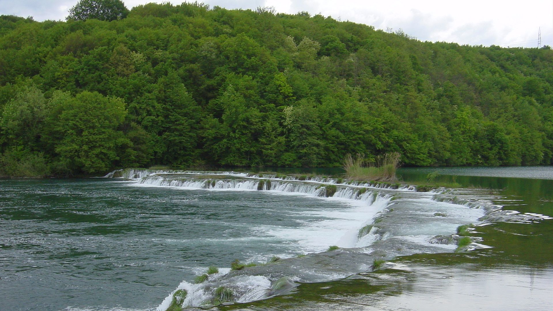 Kajak, Fluss Mrežnica, Abschnitt Tržić Tounjski - Generalski Stol (Standardstrecke) flussbreite Stufen 