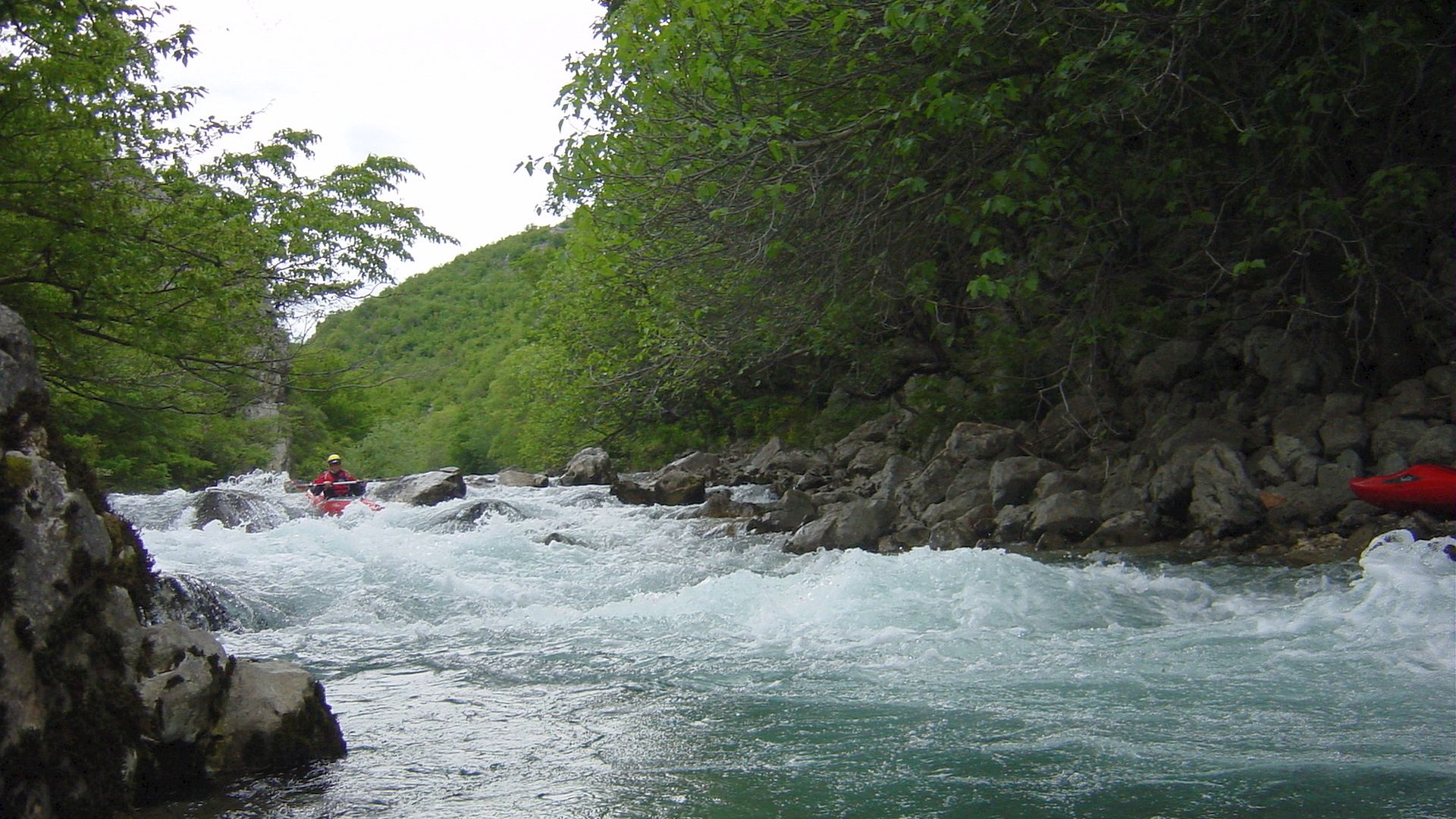 Kajak, Fluss Zrmanja, Abschnitt Ervenik - Kaštel Žegarski (Mittlere) die Fahrt wird interessant 🛶 Wolfram S.
