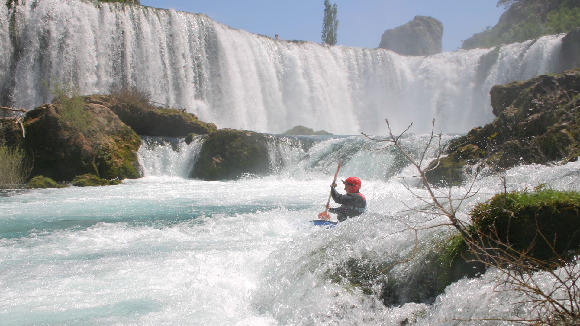 Kajak, Fluss Zrmanja, Abschnitt Kaštel Žegarski - Berberi (Große Schlucht) nach dem Wasserfall Visoki Buk 🛶 Christian P.