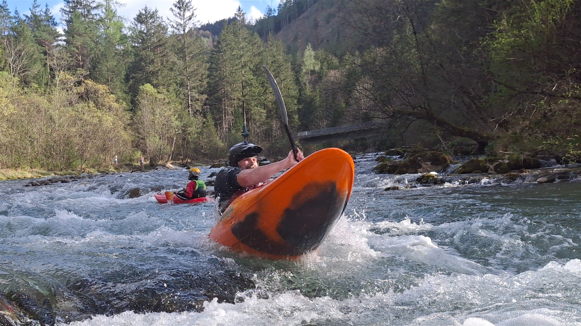 Kajak, Fluss Steyr, Abschnitt Stromboding - Elisabethsee (Obere Steyr) Übungsstelle nach der Strassenbrücke 